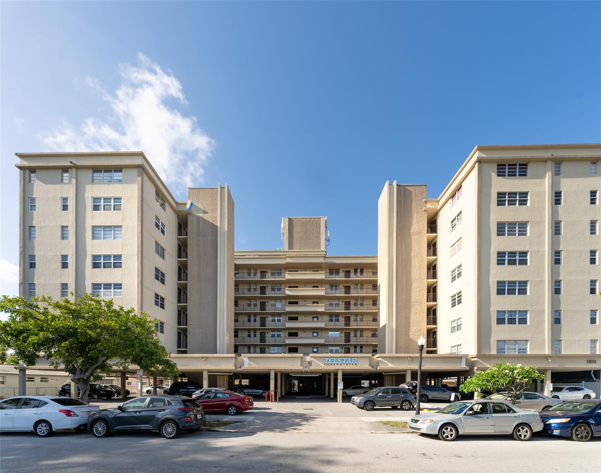 View details of listing 1811 Jefferson Street 304, Hollywood, FL 33020 Hollywood with MLS# 