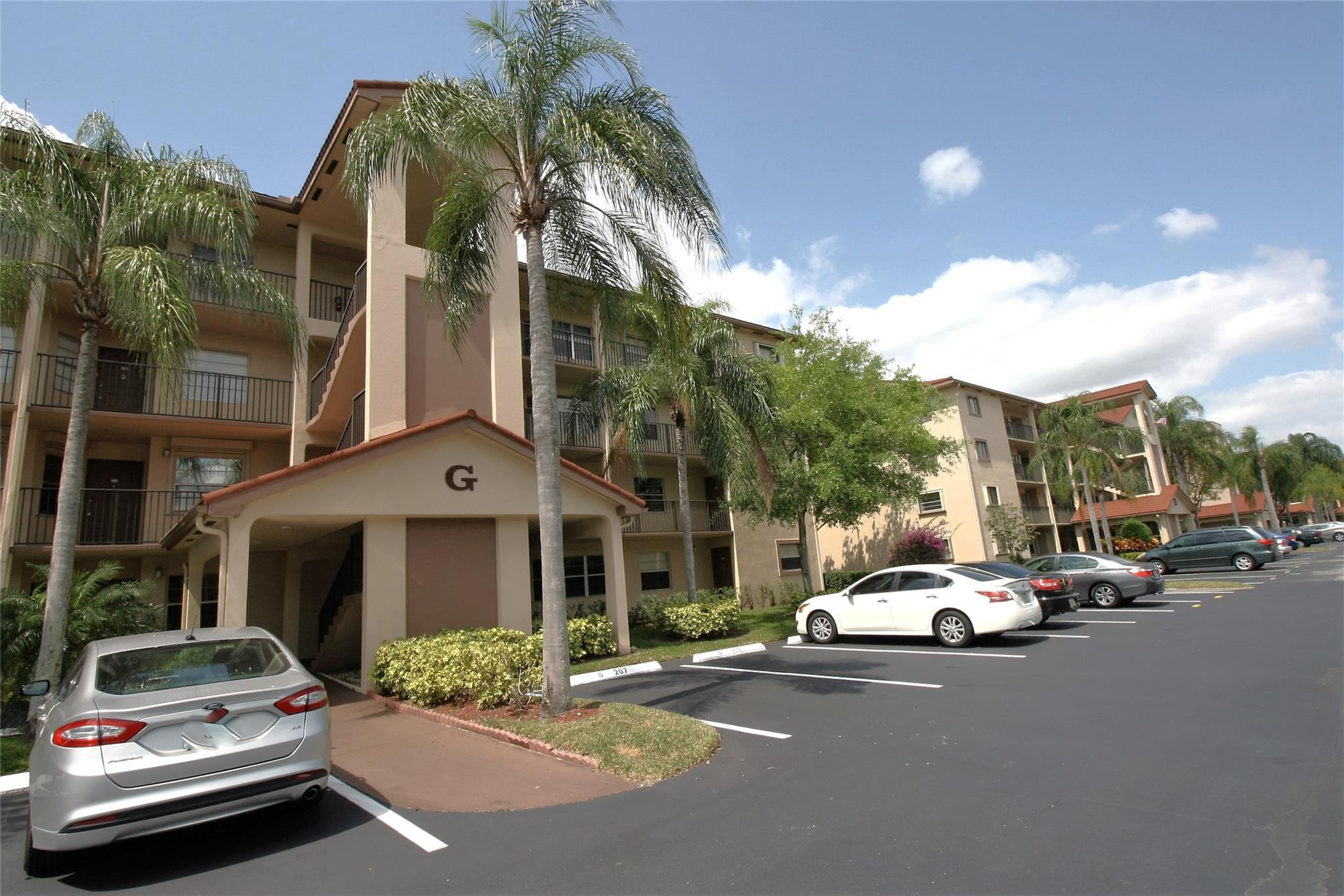 View details of listing 1200 SW 130th Avenue 210-G, Hollywood, FL 33027 Hollywood with MLS# 