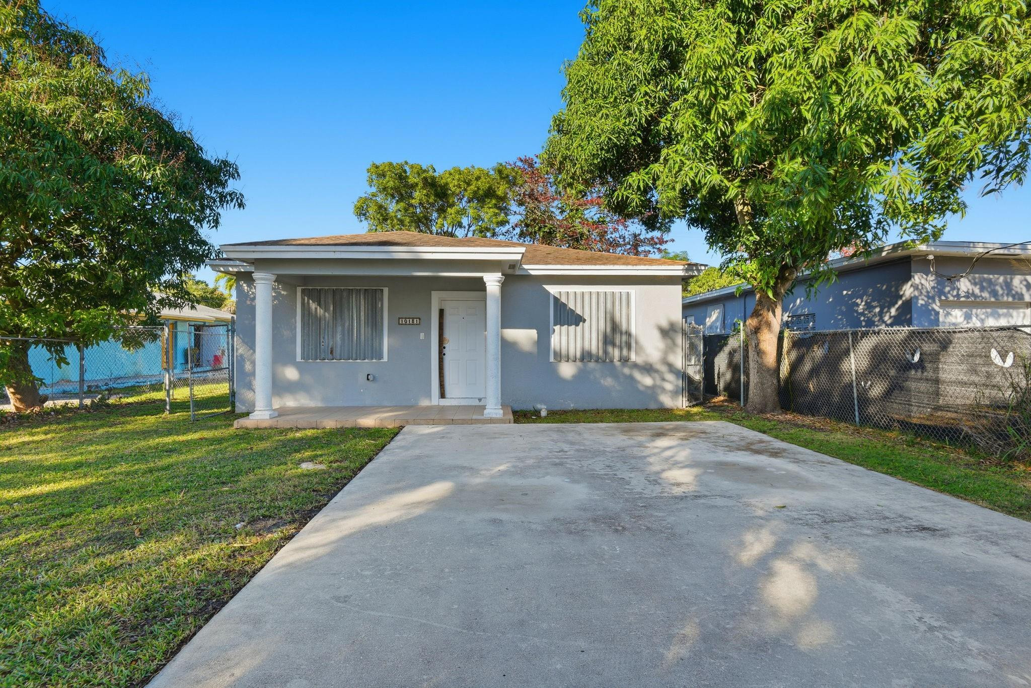 View details of listing 10131 W Indigo Street, Miami, FL 33157 Miami with MLS# 