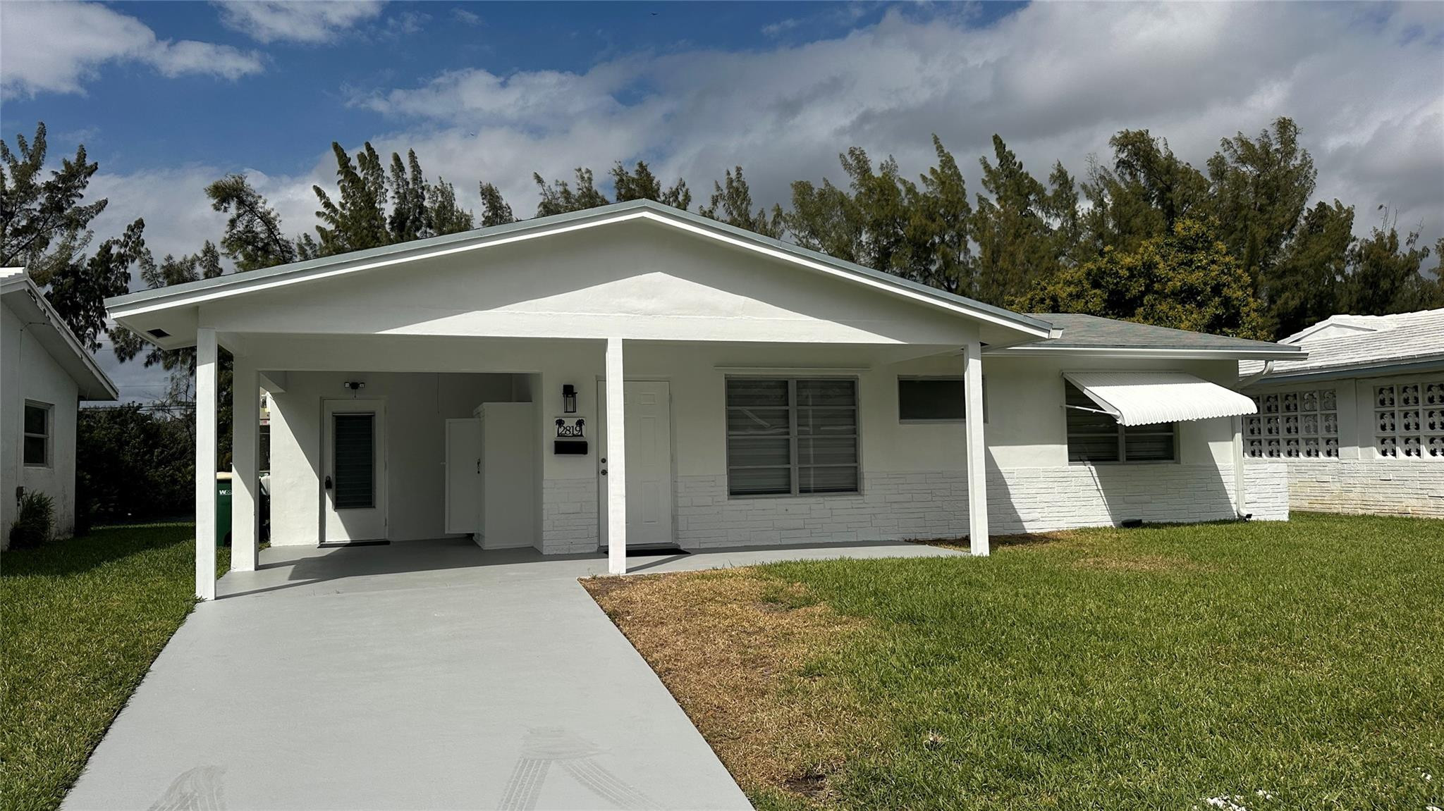 View details of listing 2819 NW 52nd Court, Tamarac, FL 33309 Tamarac with MLS#