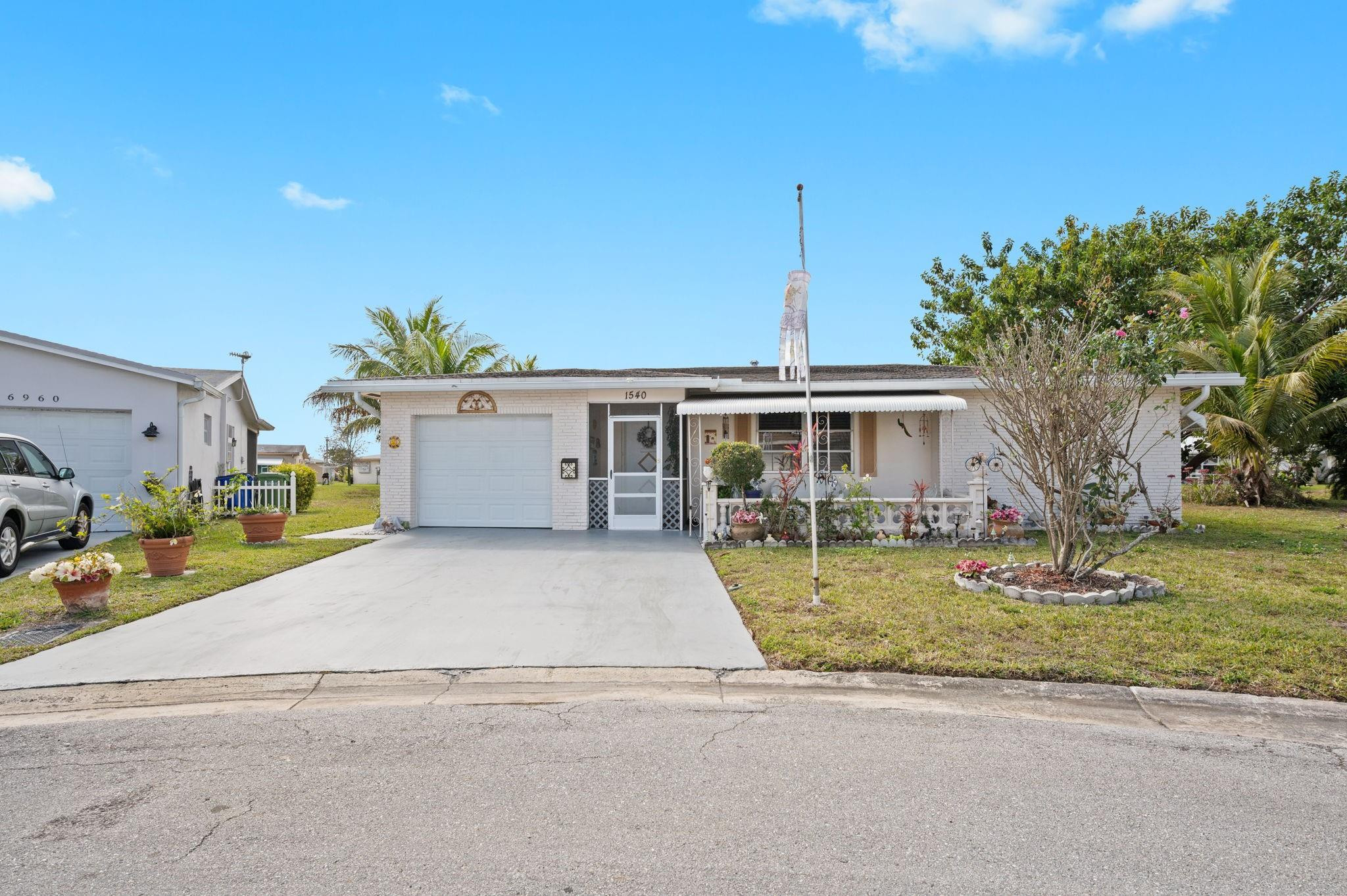 View details of listing 1540 NW 70th Terrace, Margate, FL 33063 Margate with MLS# 