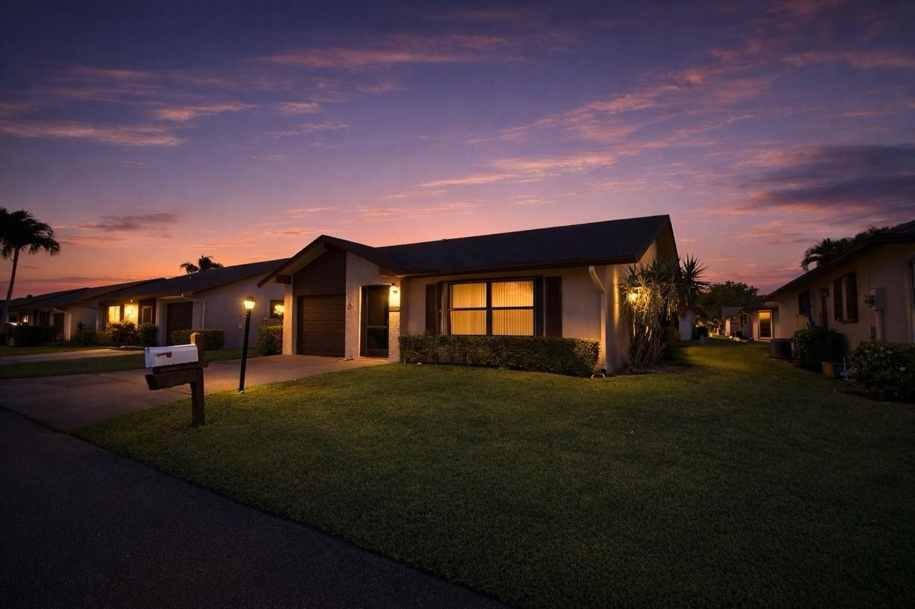 View details of listing 3305 Silver Buttonwood Drive, Greenacres, FL 33463 Greenacres with MLS#