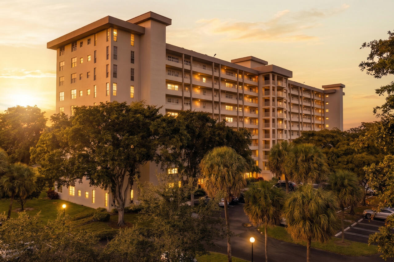 View details of listing 575 Oaks Lane 1002, Pompano Beach, FL 33069 Pompano Beach with MLS#