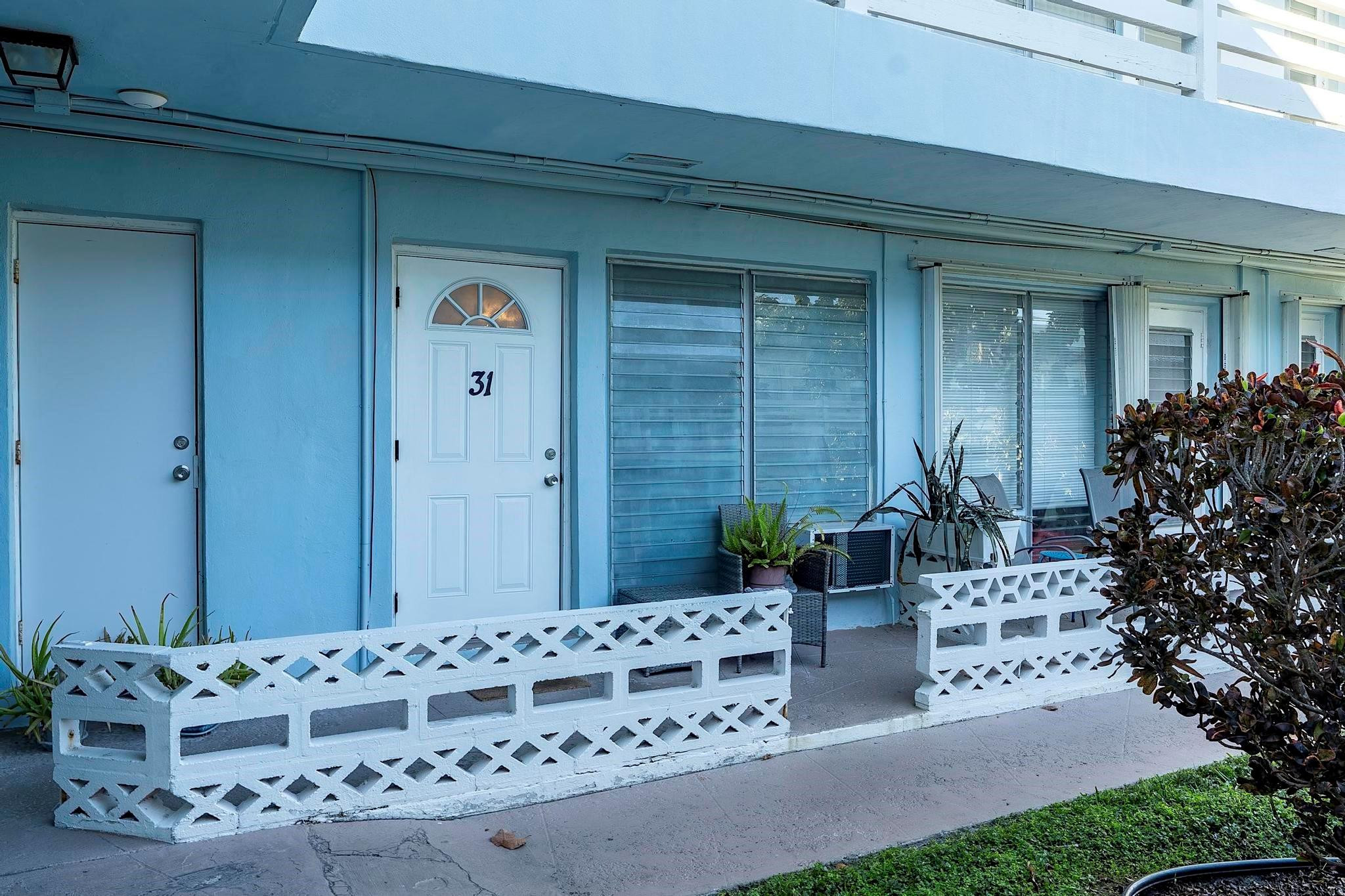 View details of listing 2700 NE 135th Street 31, North Miami, FL 33181 North Miami with MLS#