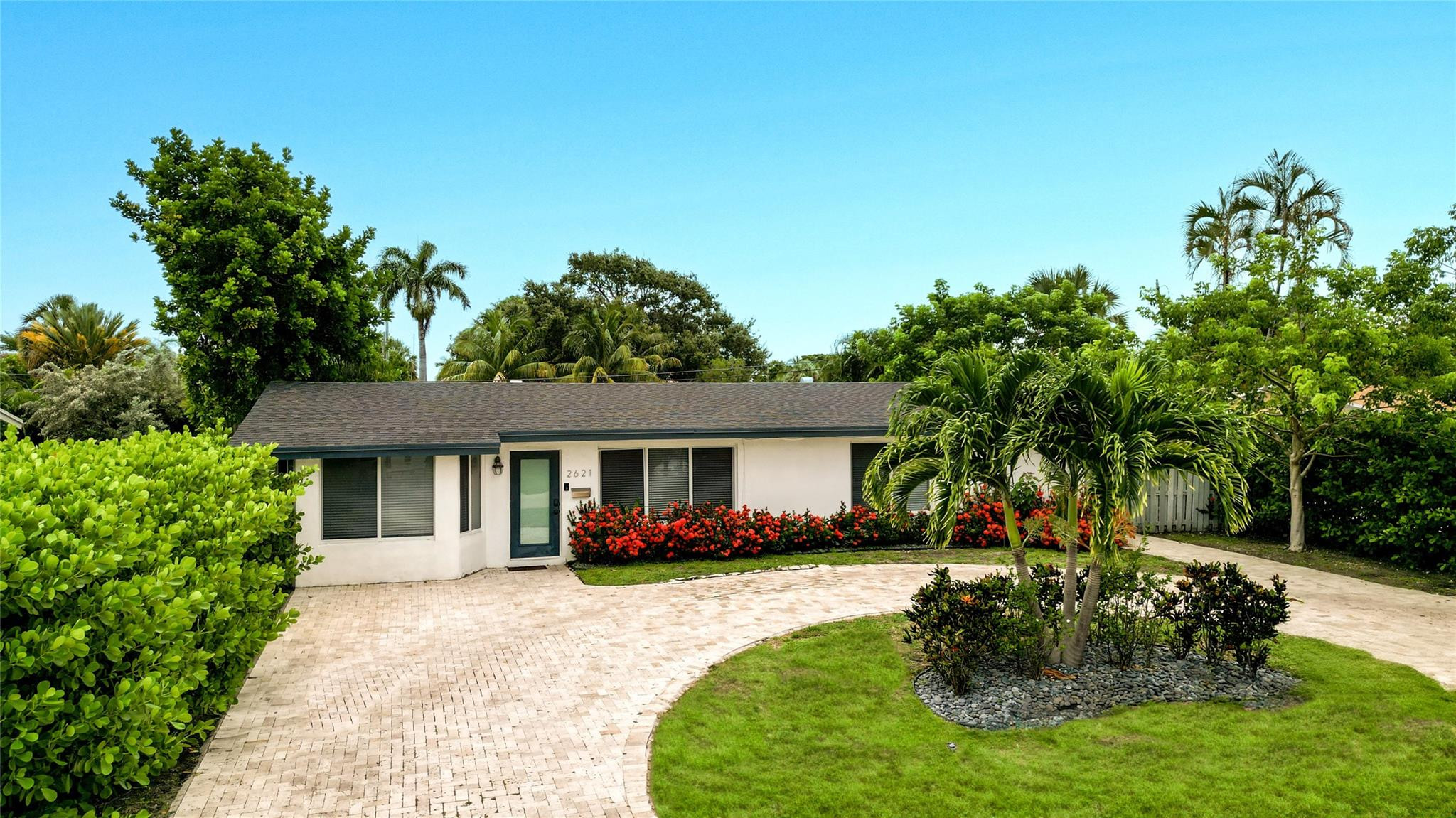 View details of listing 2621 NE 20th Street, Pompano Beach, FL 33064 Pompano Beach with MLS#