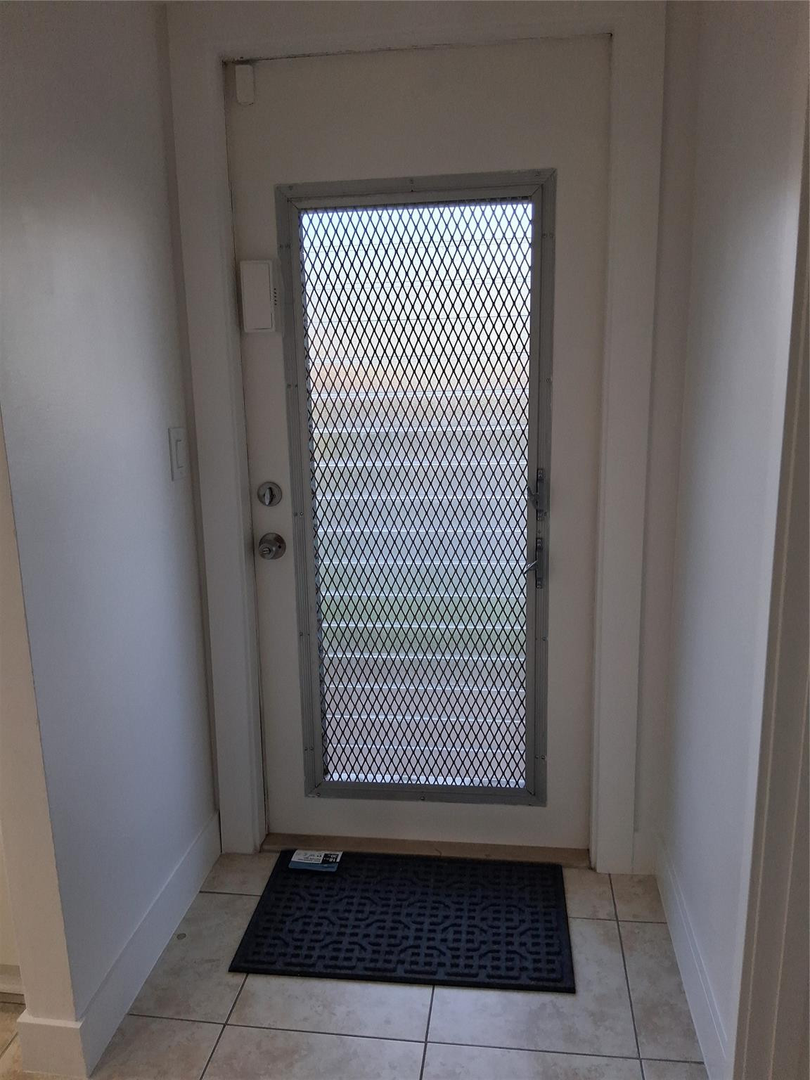 View details of listing 9800 Sunrise Lakes Boulevard 109, Sunrise, FL 33322 Sunrise with MLS#