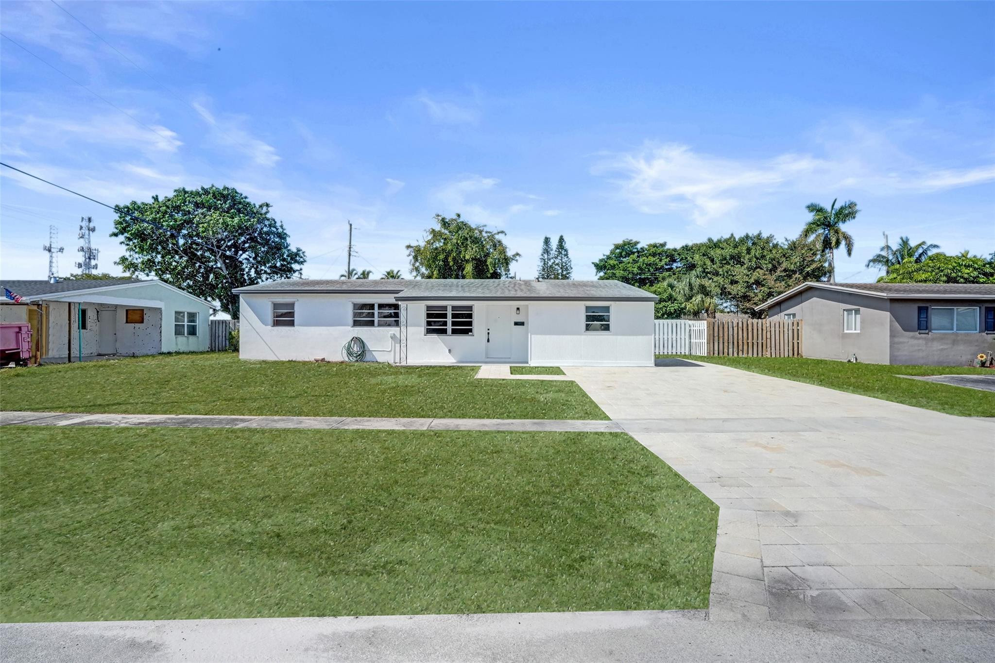 View details of listing 1437 SW 1st Avenue, Deerfield Beach, FL 33441 Deerfield Beach with MLS#