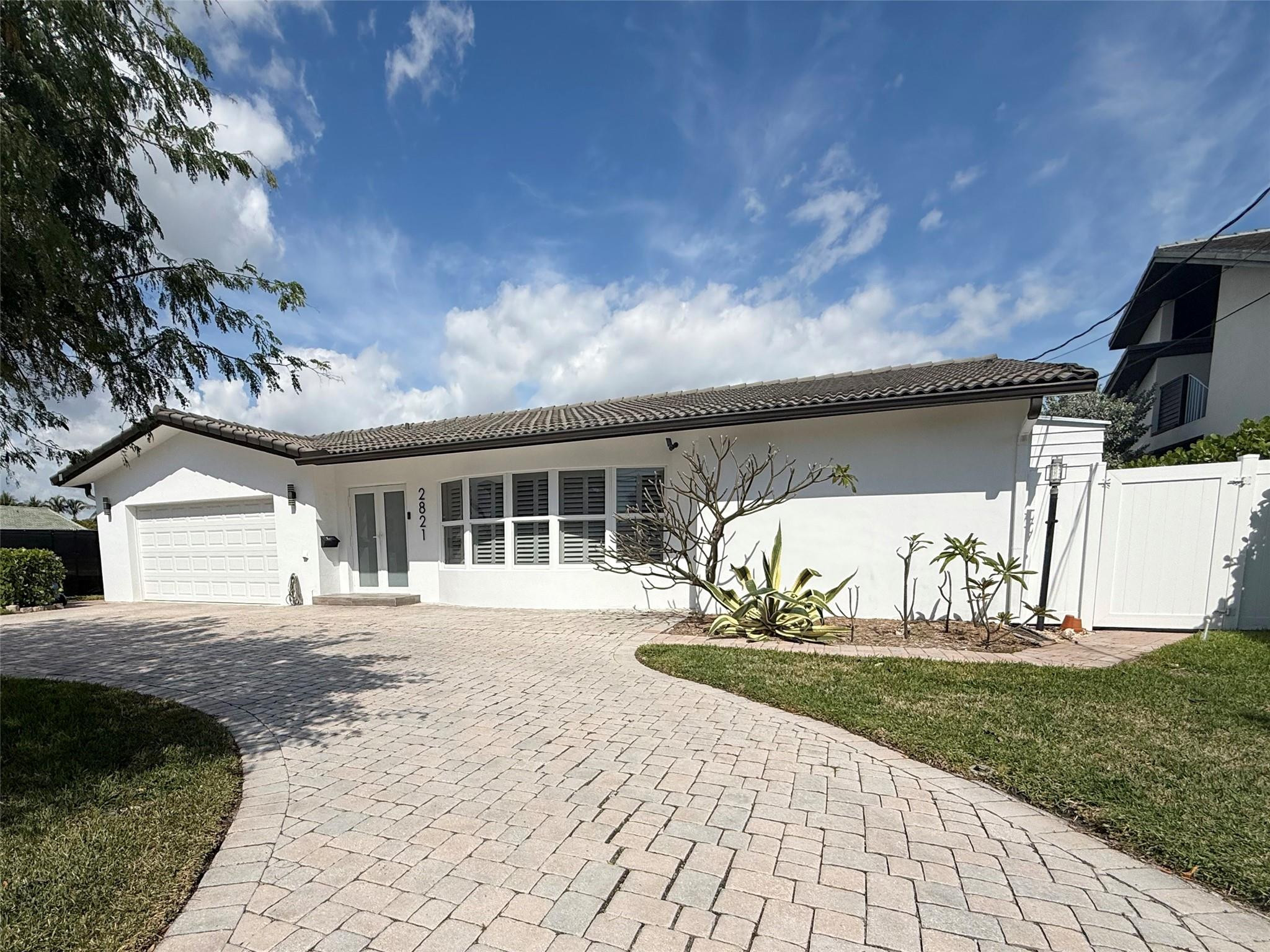 View details of listing 2821 NE 9th Court, Pompano Beach, FL 33062 Pompano Beach with MLS#