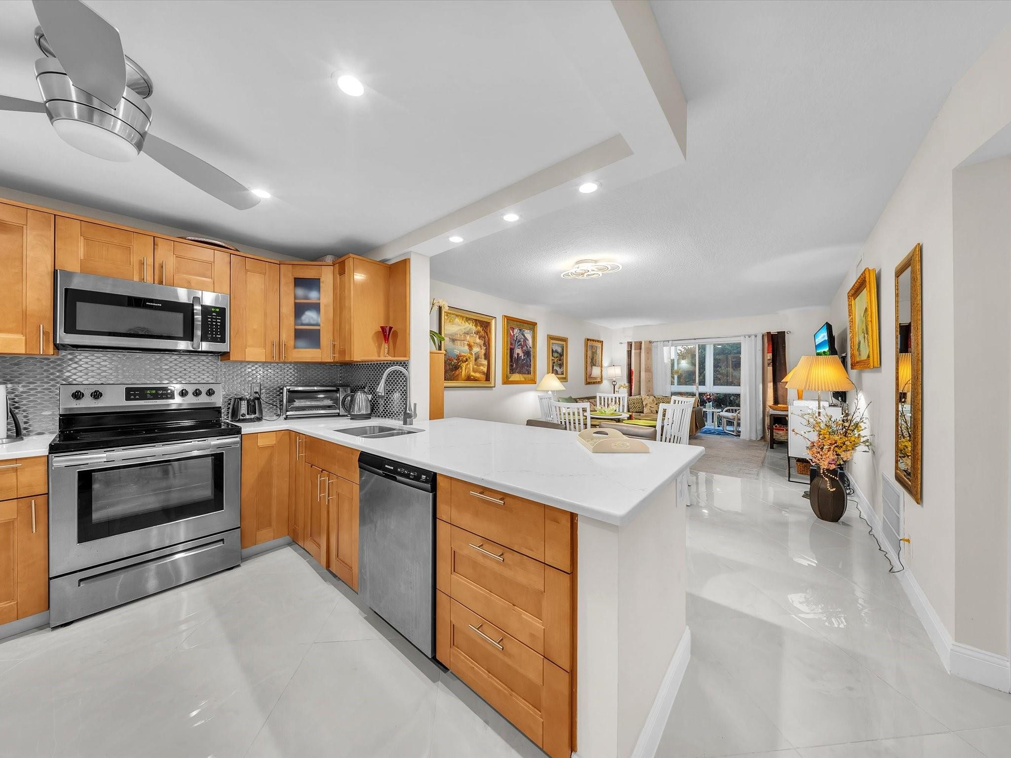 View details of listing 2515 NE 1st Court 314, Boynton Beach, FL 33435 Boynton Beach with MLS#
