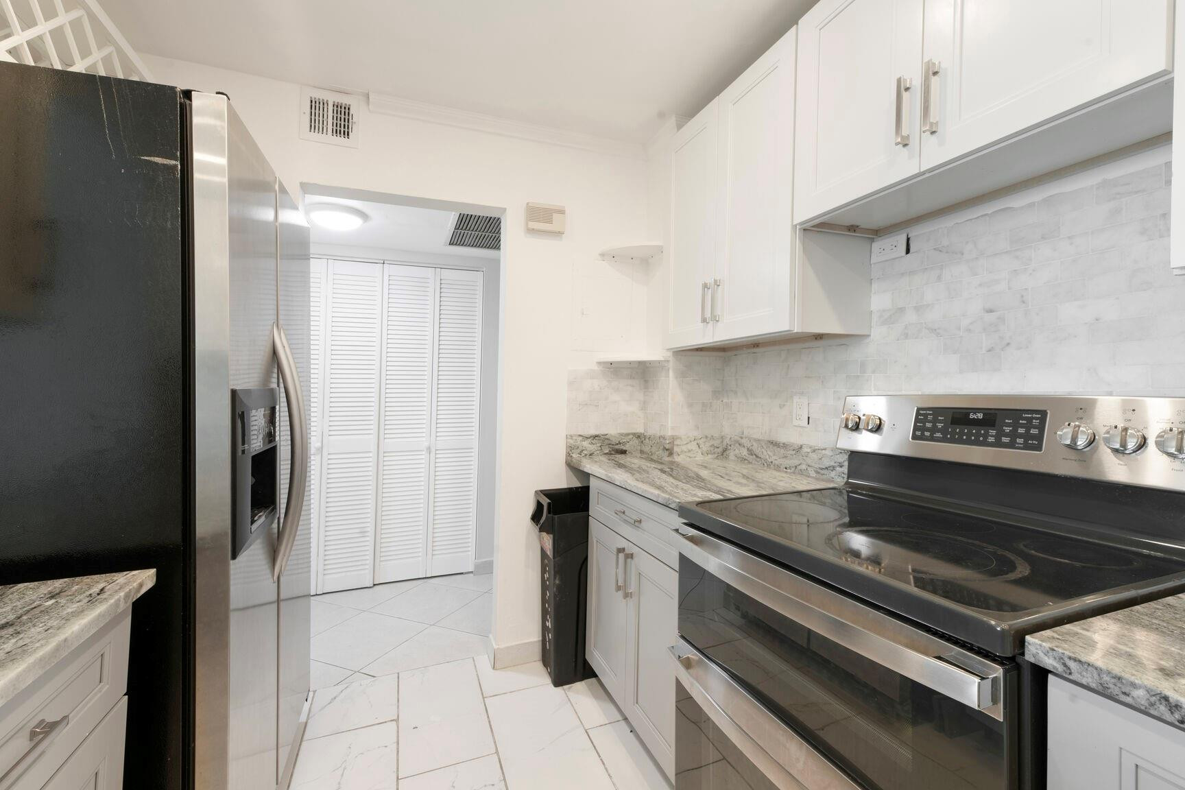 View details of listing 3800 N Hills Drive 402, Hollywood, FL 33021 Hollywood with MLS#