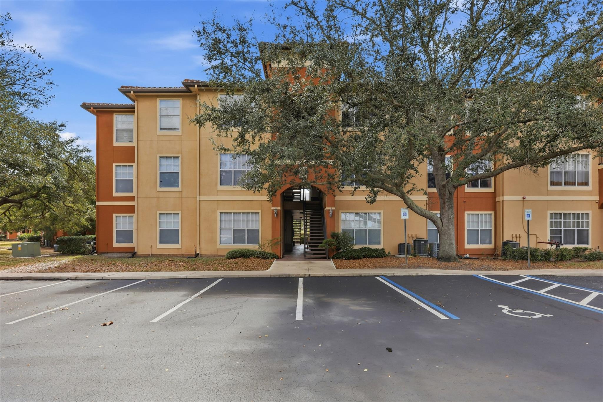 View details of listing 5518 Metrowest Boulevard 11-104, Orlando, FL 32811 Orlando with MLS#