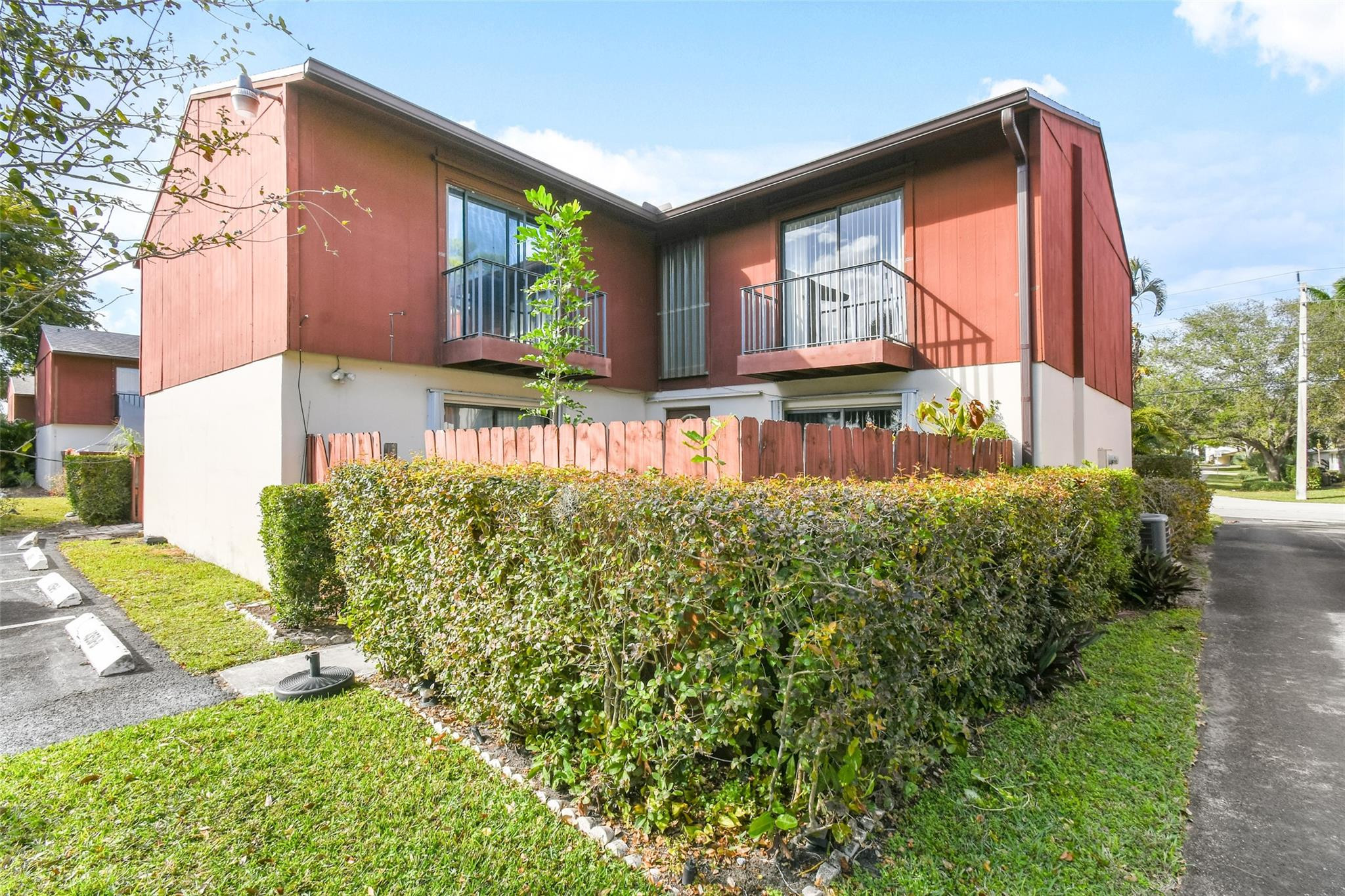 View details of listing 4350 Lilac Street B, Palm Beach Gardens, FL 33410 Palm Beach Gardens with MLS#