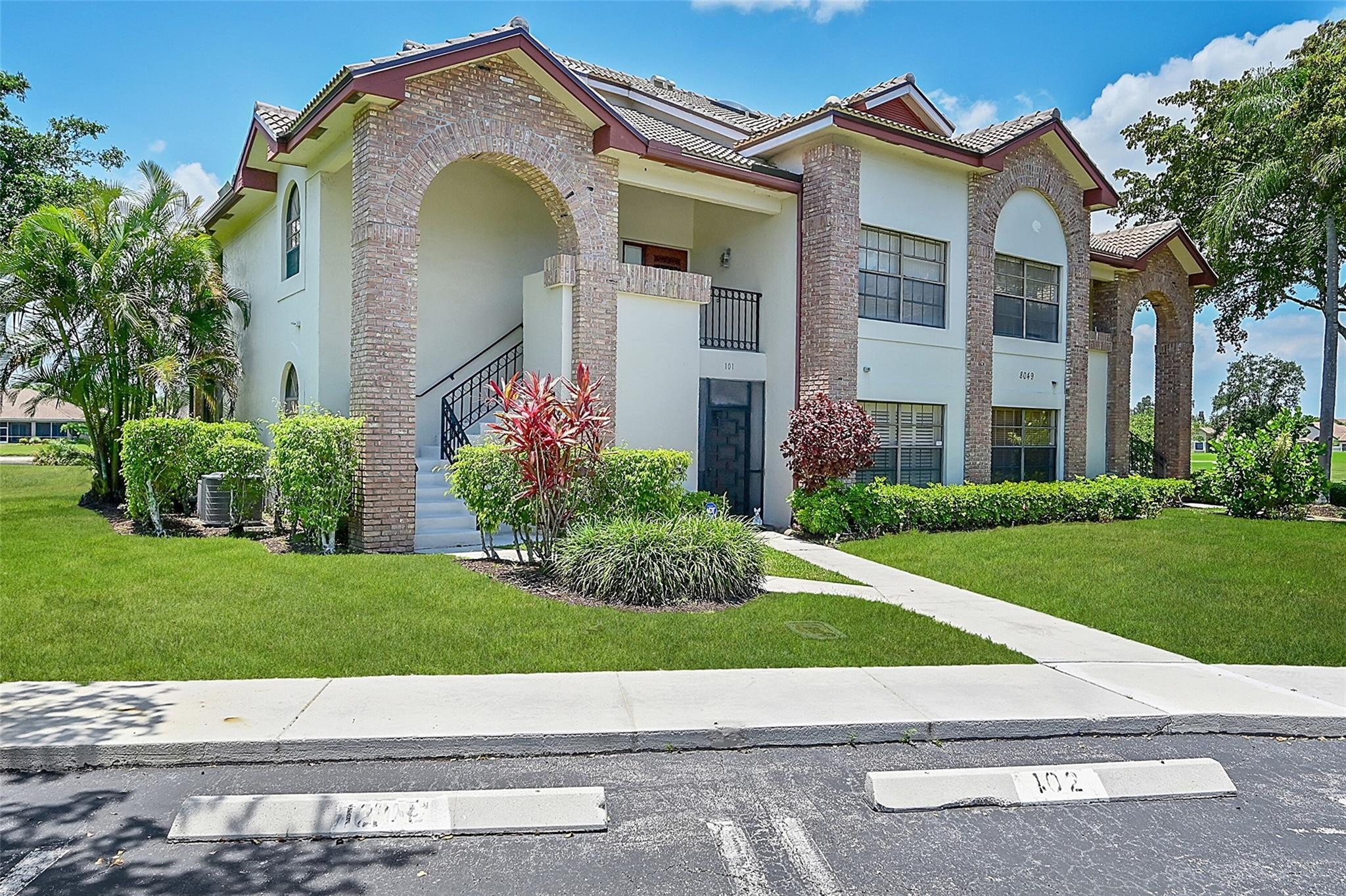 View details of listing 8049 Aberdeen Drive 101, Boynton Beach, FL 33472 Boynton Beach with MLS#