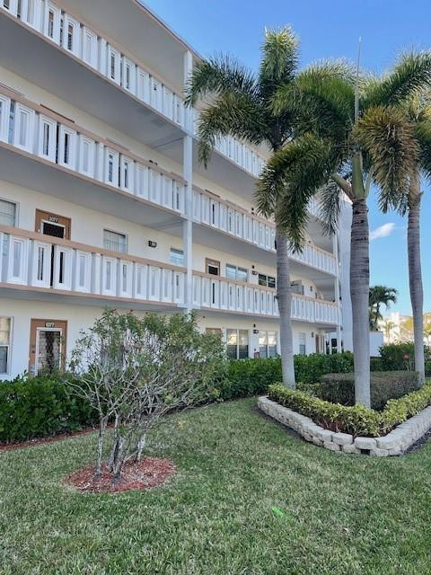 View details of listing 2075 Cornwall D 2075, Boca Raton, FL 33434 Boca Raton with MLS# 