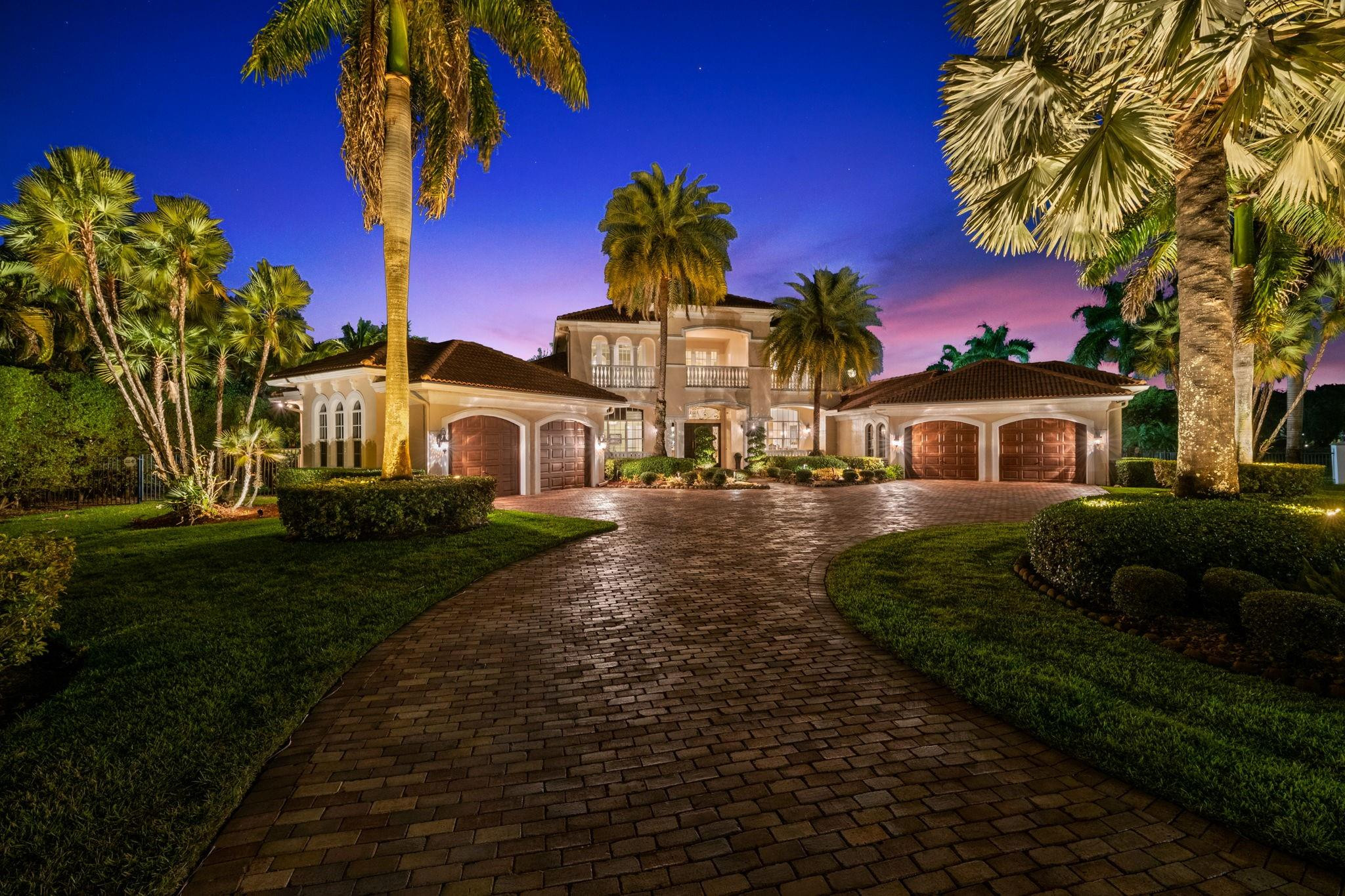 View details of listing 12741 Kapok Lane, Davie, FL 33330 Davie with MLS# 