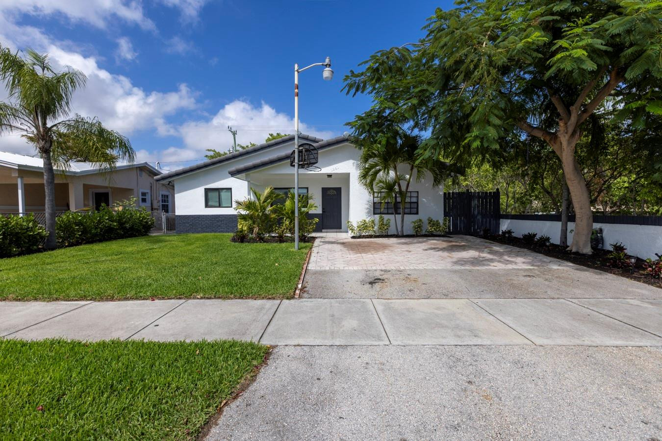 View details of listing 1681 NE 39th Street, Pompano Beach, FL 33064 Pompano Beach with MLS# 