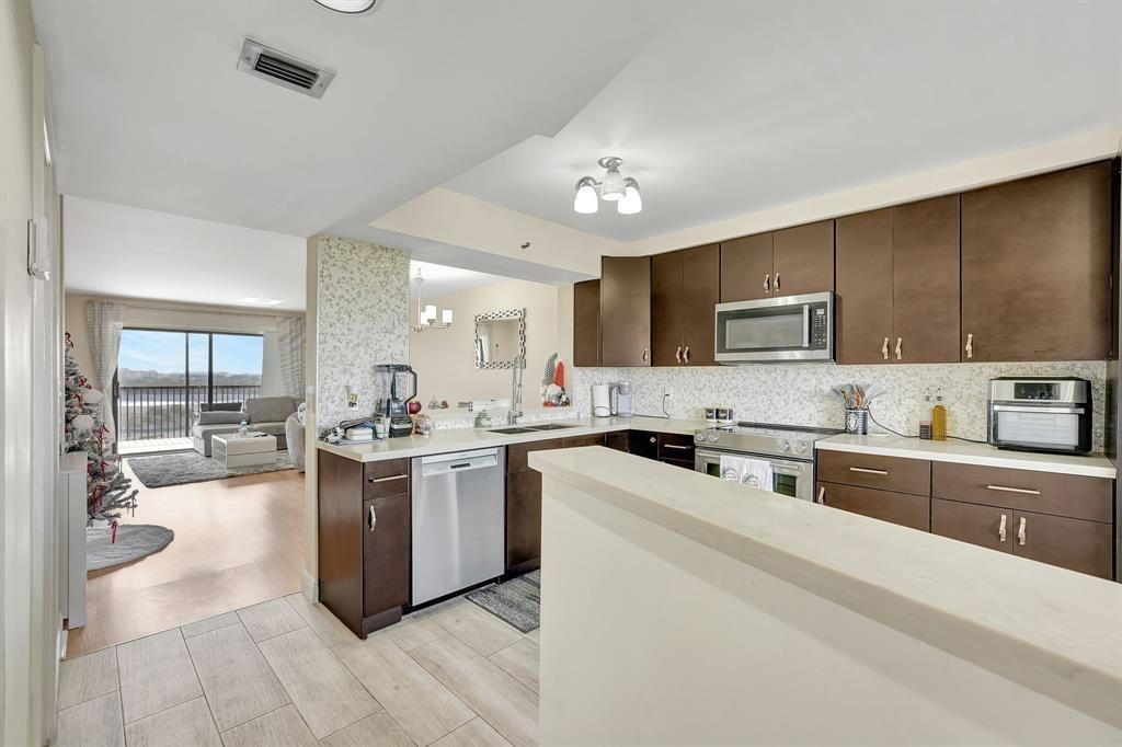 View details of listing 2200 S Cypress Bend Drive 905, Pompano Beach, FL 33069 Pompano Beach with MLS#