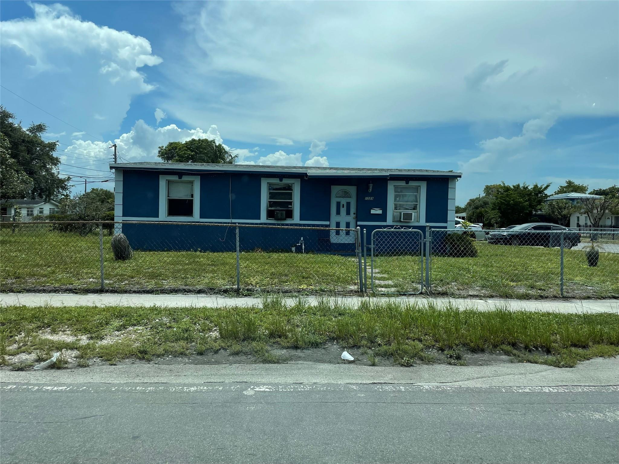 View details of listing 1589 NW 6th Avenue, Pompano Beach, FL 33060 Pompano Beach with MLS# 