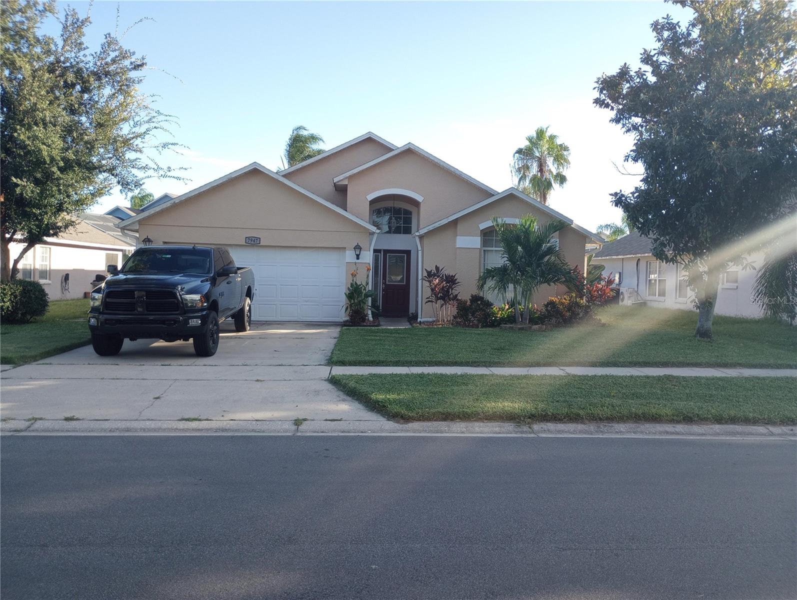View details of listing 7947 GOLDEN POND CIR KISSIMMEE with MLS# O6268242