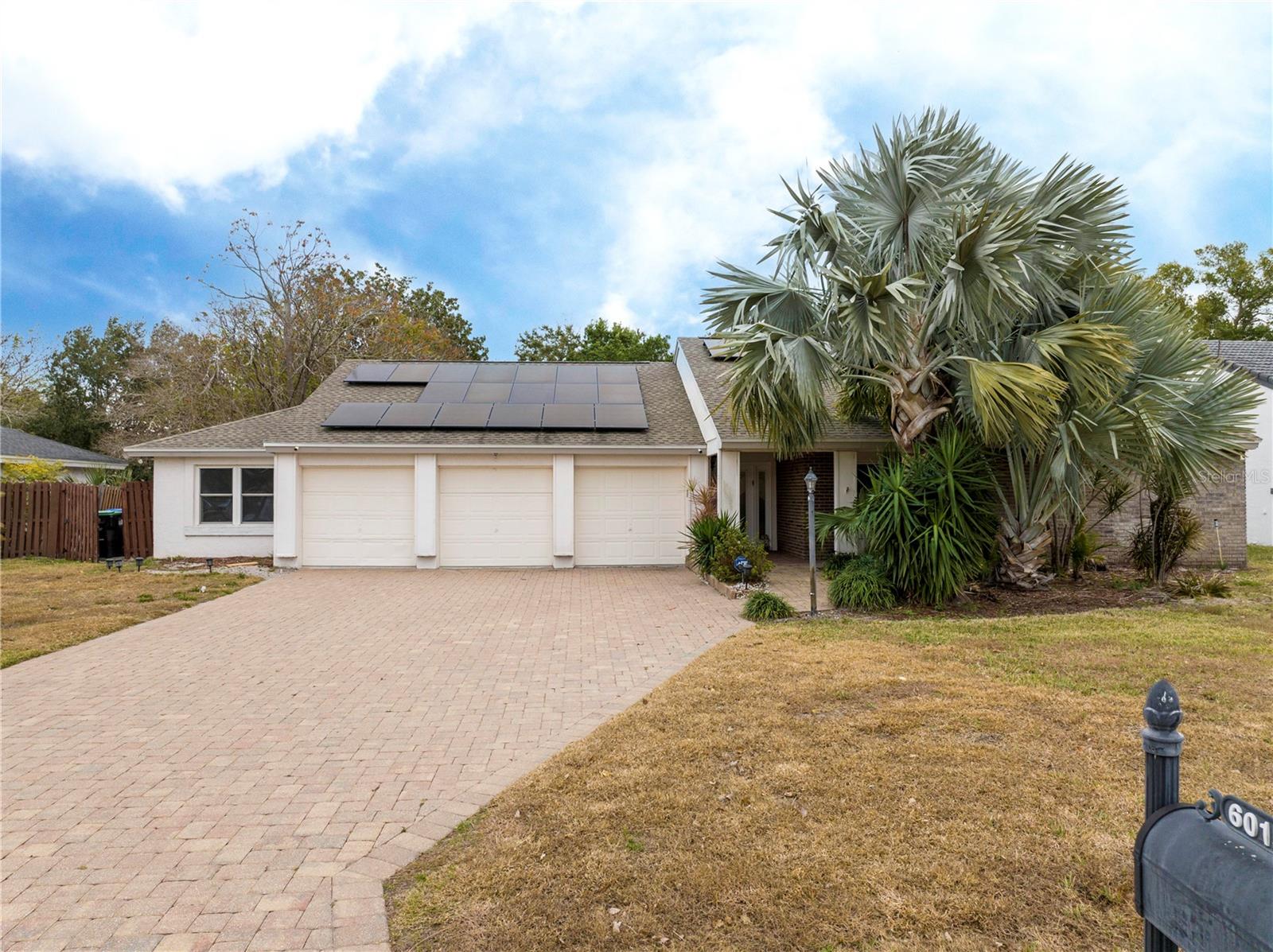 View details of listing 6013 CRYSTAL VIEW DR ORLANDO with MLS# O6379831