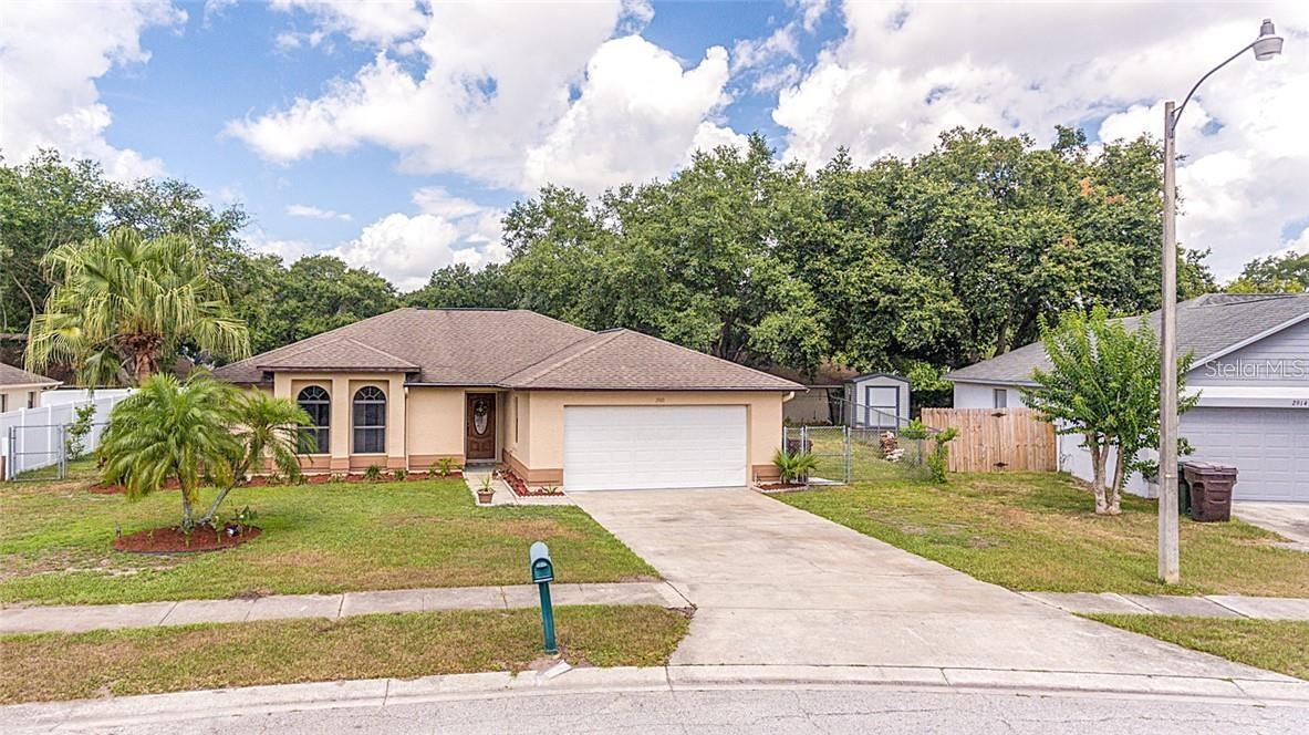 View details of listing 2910 VIENNA LN KISSIMMEE with MLS# O6384632
