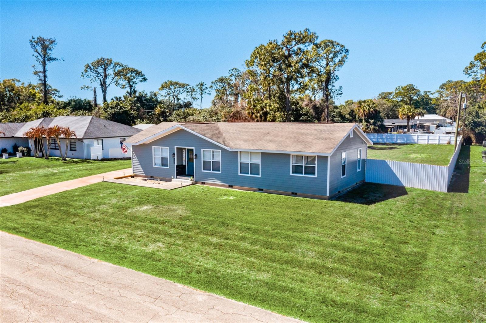Listing O6386081 323 GREENWOOD AVE, LEHIGH ACRES, FL 33936