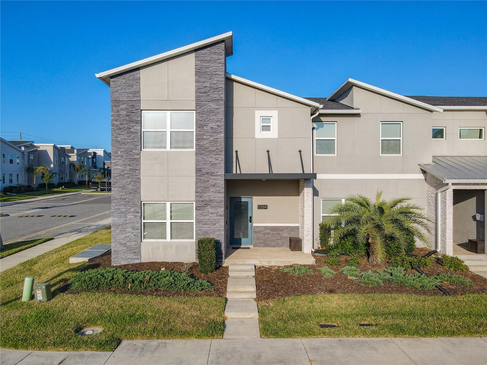 Listing O6391355 1264 CHALLENGE DR #1264, DAVENPORT, FL 33896