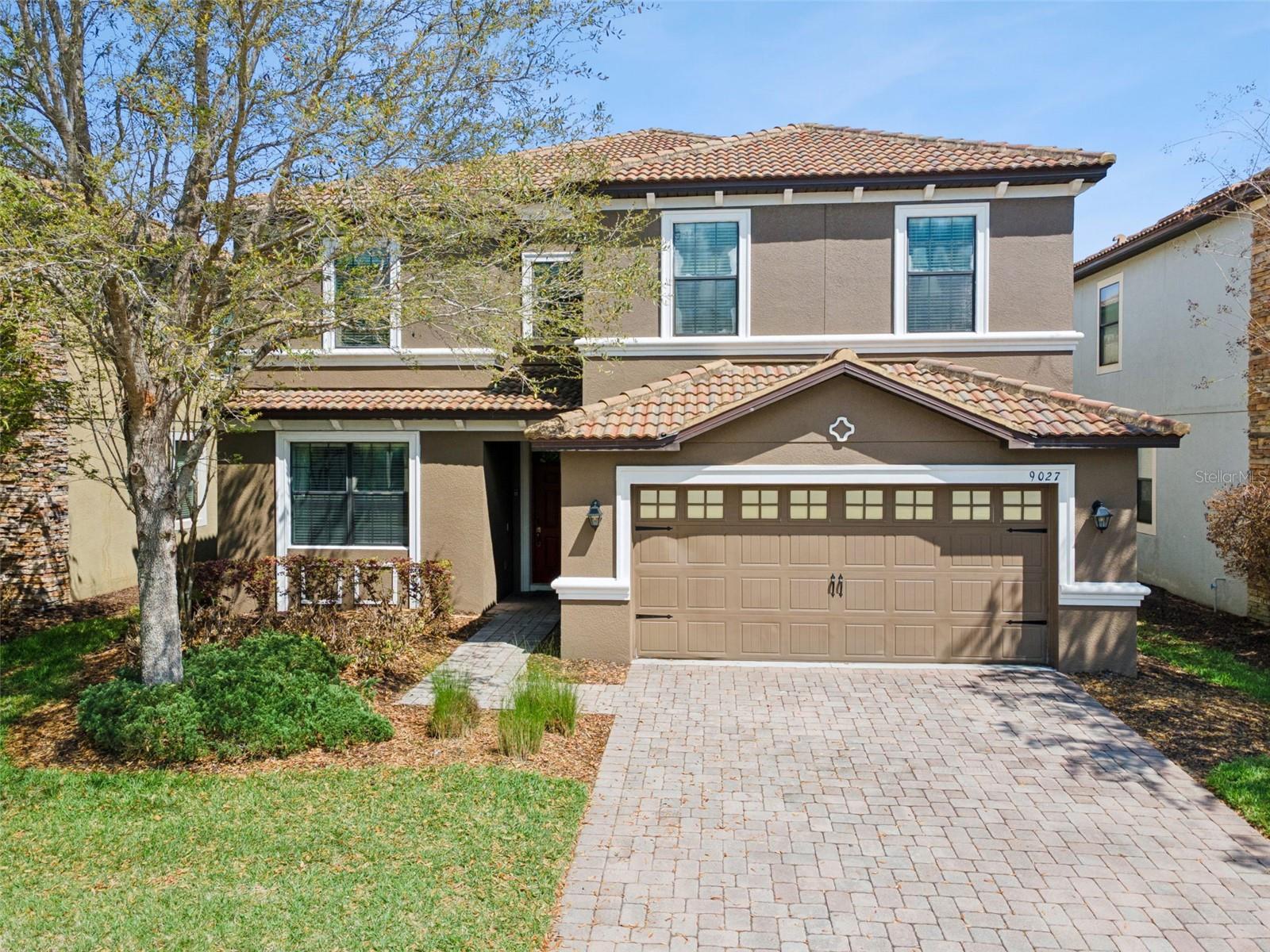 View details of listing 9027 SHADOW MOUNTAIN ST DAVENPORT with MLS# O6394095