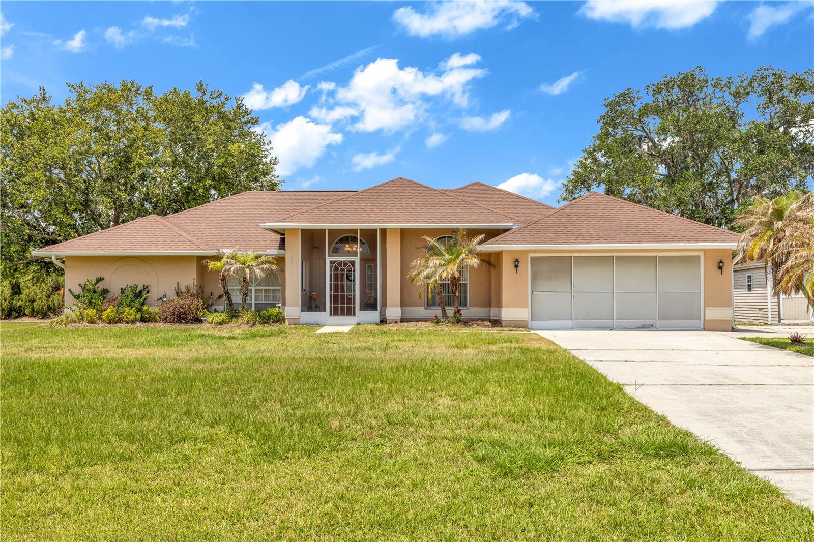 View details of listing 2800 WOODSMERE CT KISSIMMEE with MLS# O6404526