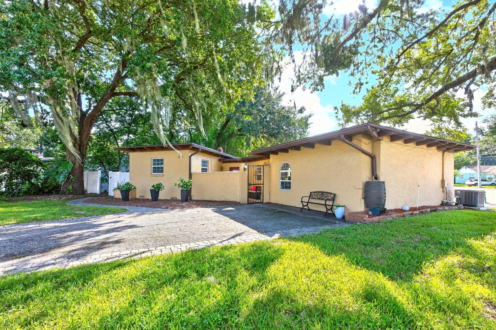Listing O6414939 1835 OAK LN, ORLANDO, FL 32803