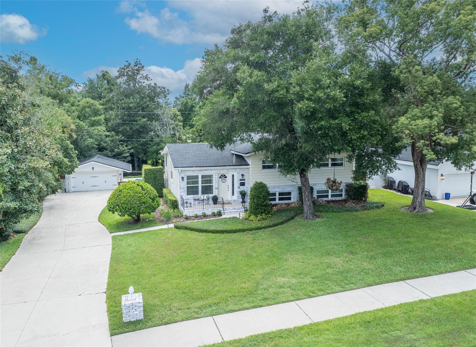 View details of listing 624 TUSCARORA TRL MAITLAND with MLS# O6418744