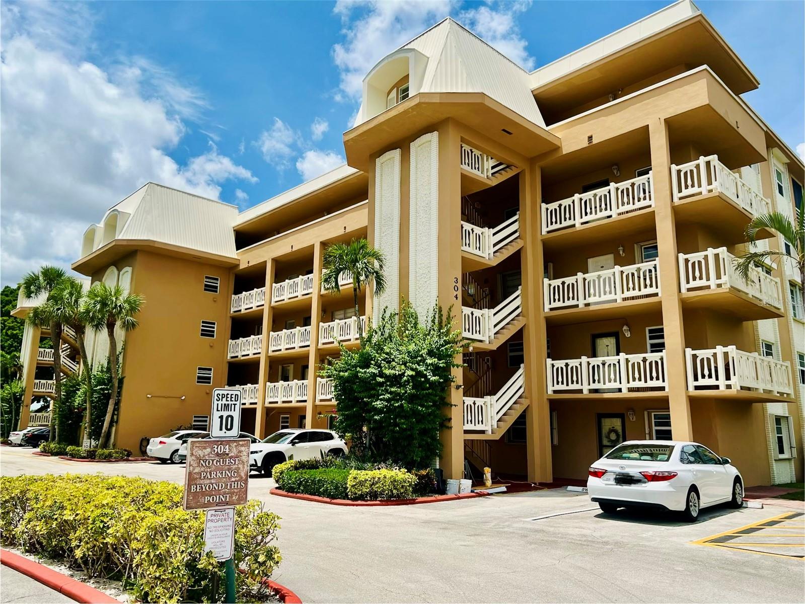 Listing O6438037 304 GOLFVIEW RD #PH, NORTH PALM BEACH, FL 33408