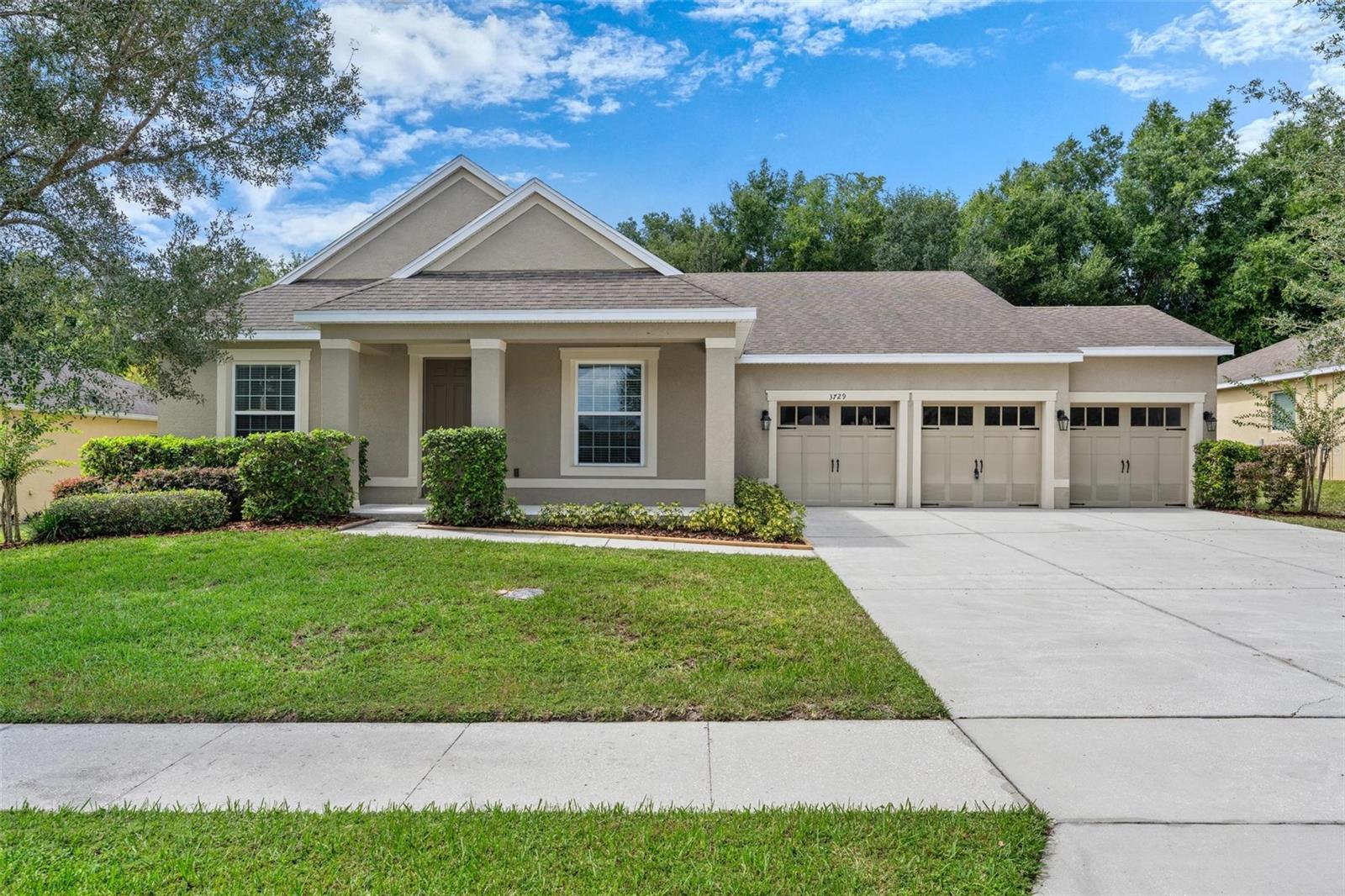 View details of listing 3729 CHANDLER ESTATES DR APOPKA with MLS# O6447336