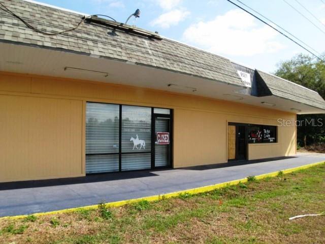 View details of listing 9521 BAYSHORE RD NORTH FORT MYERS with MLS# OM733491