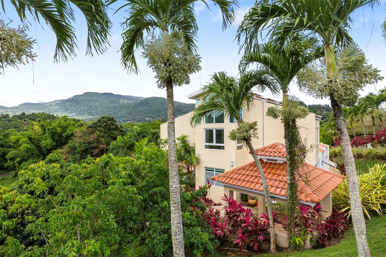 Listing PR9121119 23 & 24 HACIENDA CARABALI, LUQUILLO, PR 00773