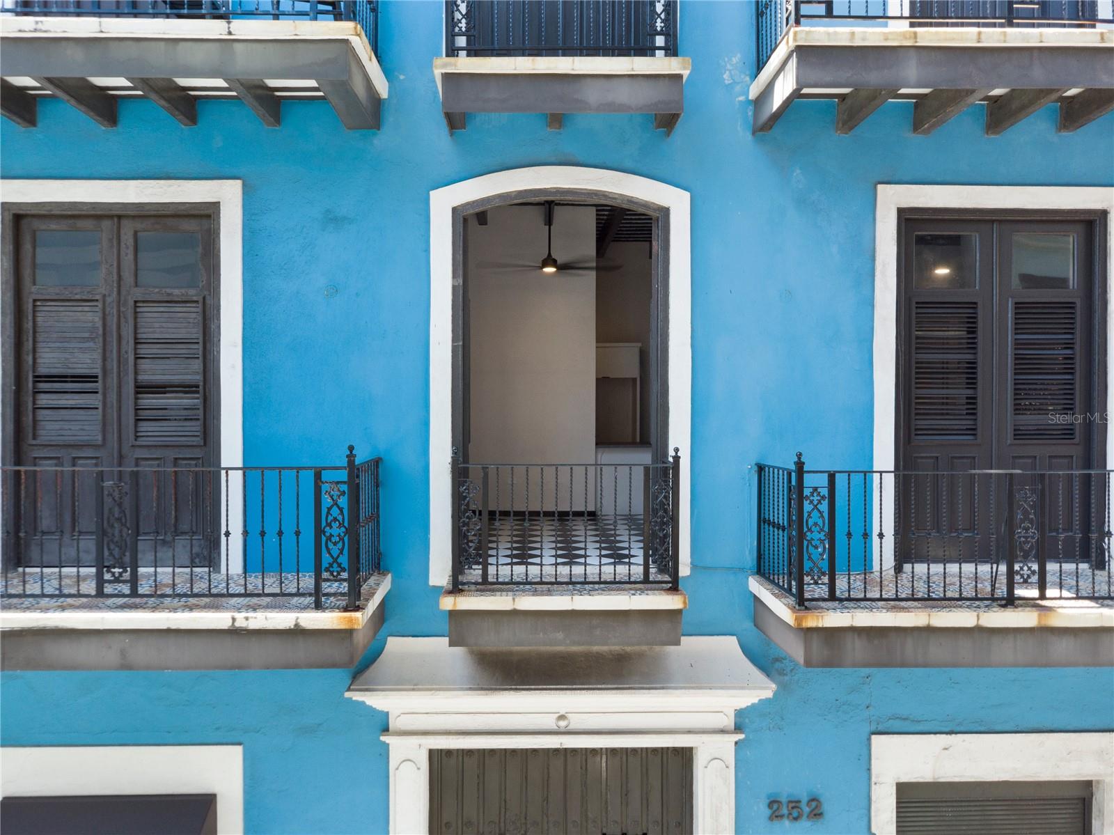Listing PR9122430 252 CALLE FORTALEZA #252, SAN JUAN, PR 00901