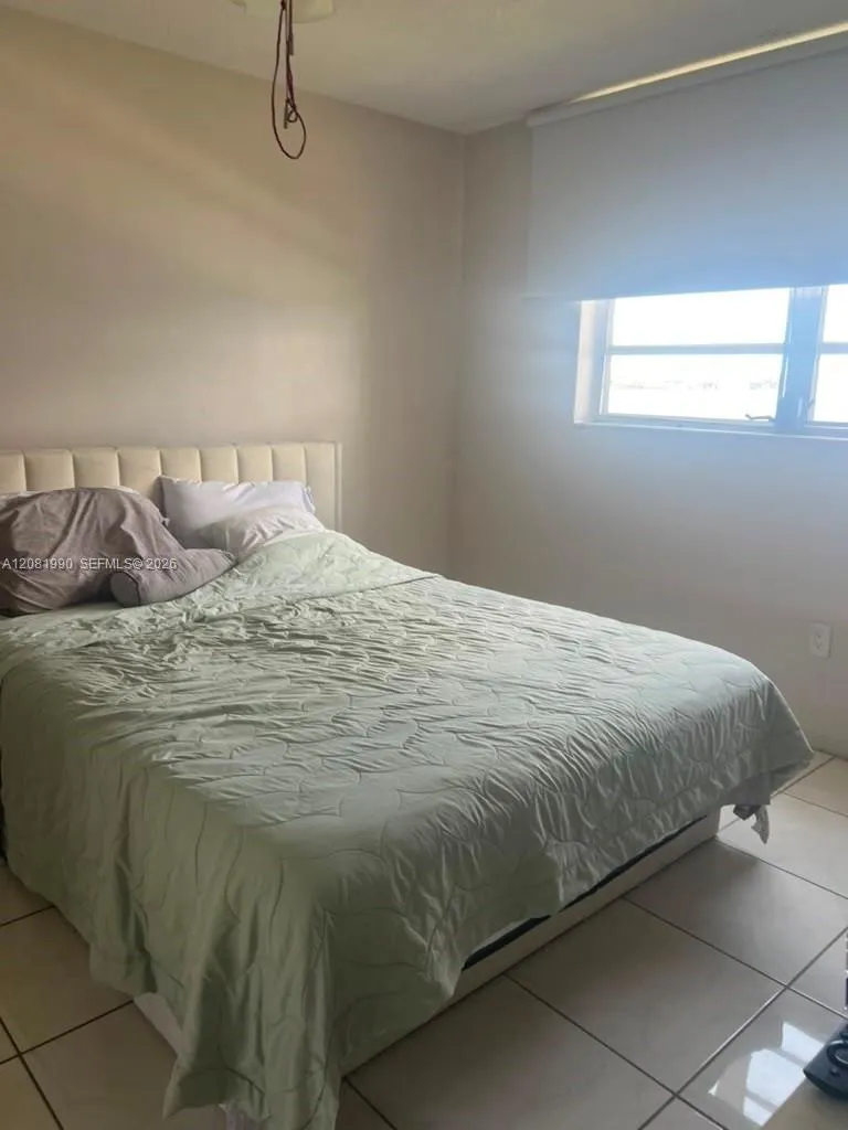 View details of listing Aventura with MLS#