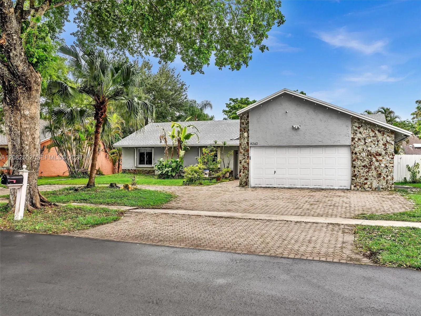 Listing  Private Address