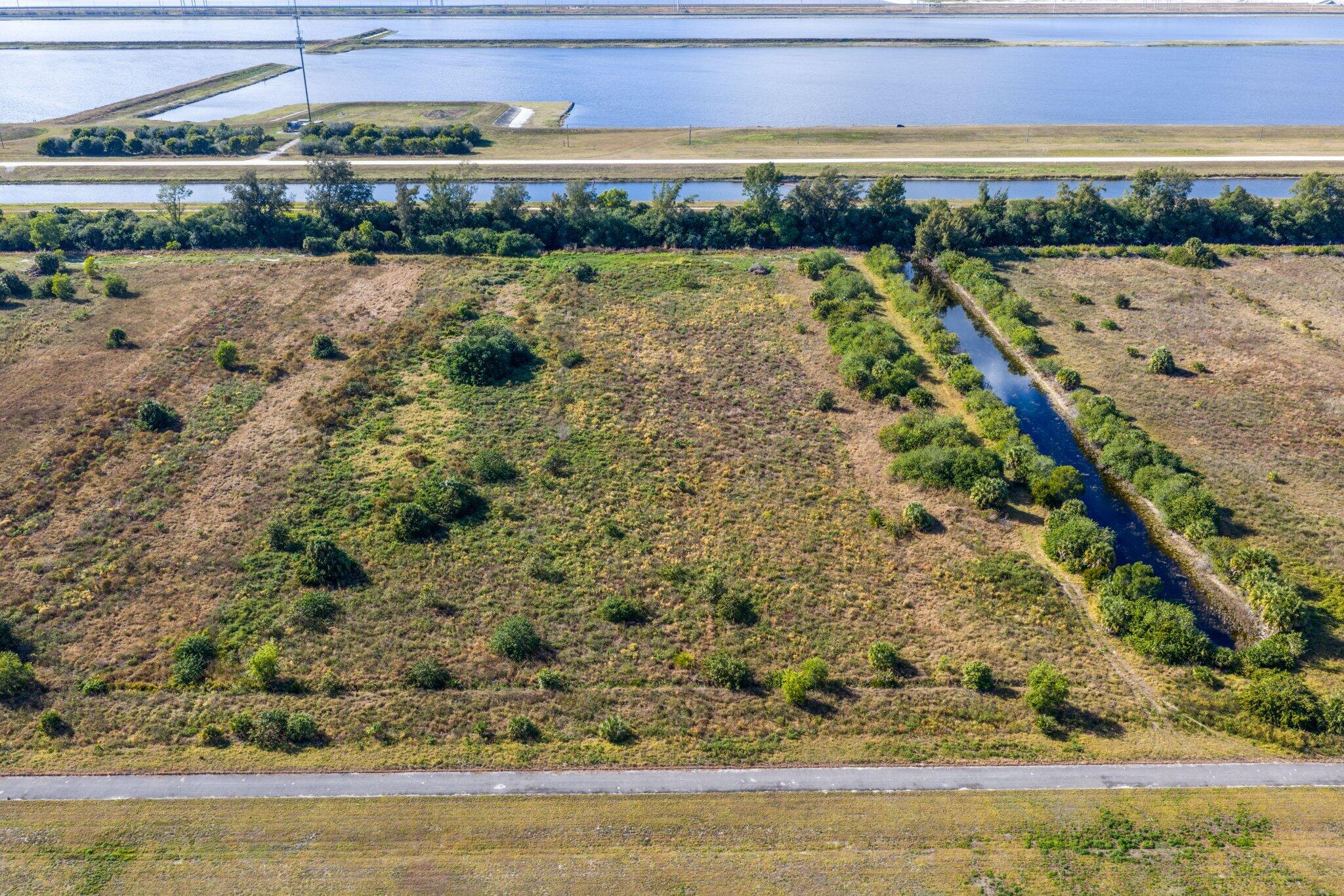 View details of listing 3113 Frog Hollow, Loxahatchee, FL 33470 Loxahatchee with MLS# 
