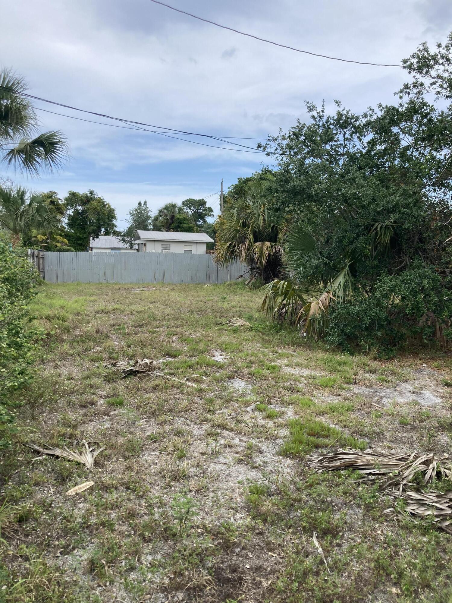 View details of listing 4669 SE May Avenue, Stuart, FL 34997 Stuart with MLS# 