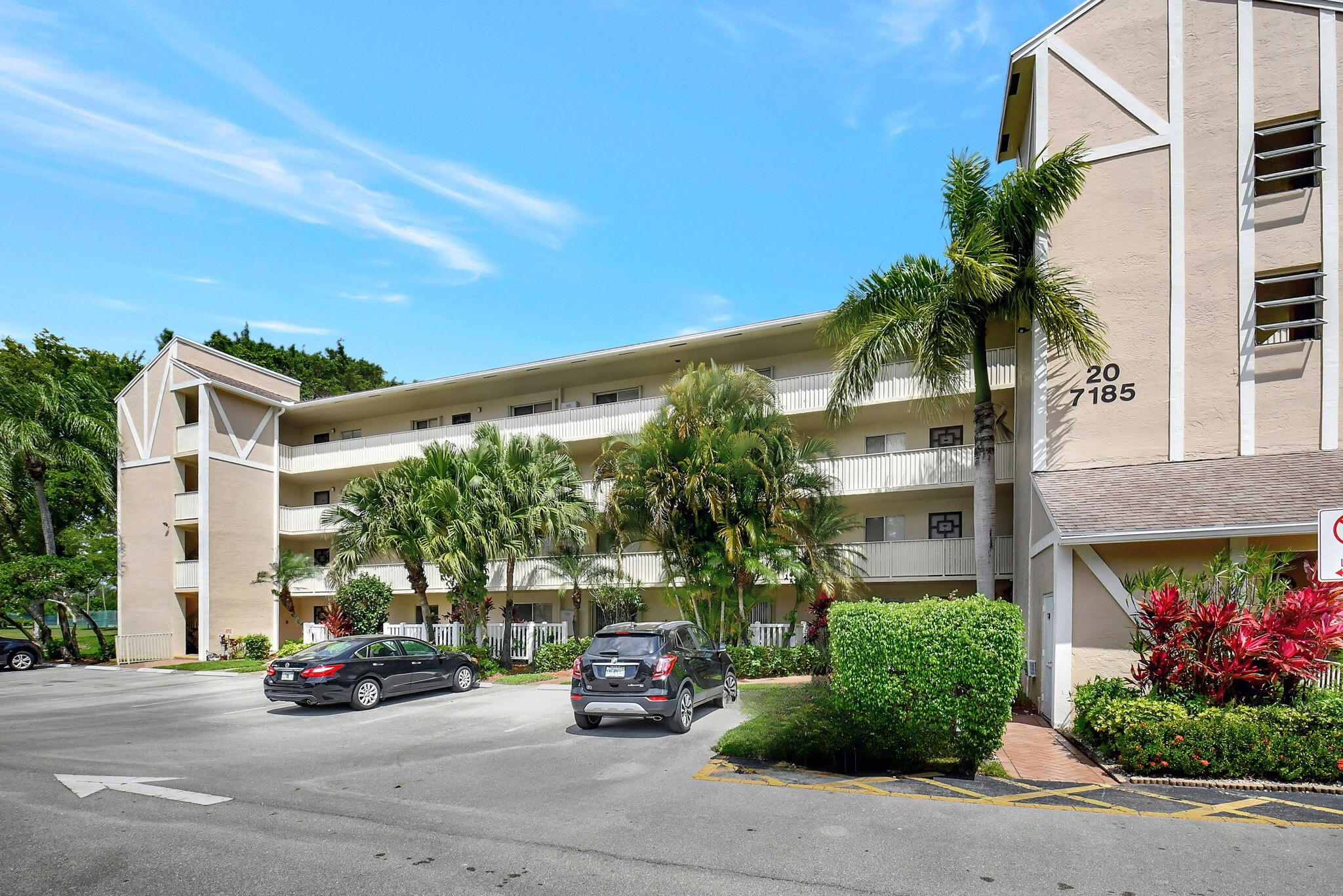 View details of listing 7185 Huntington Lane 301, Delray Beach, FL 33446 Delray Beach with MLS#
