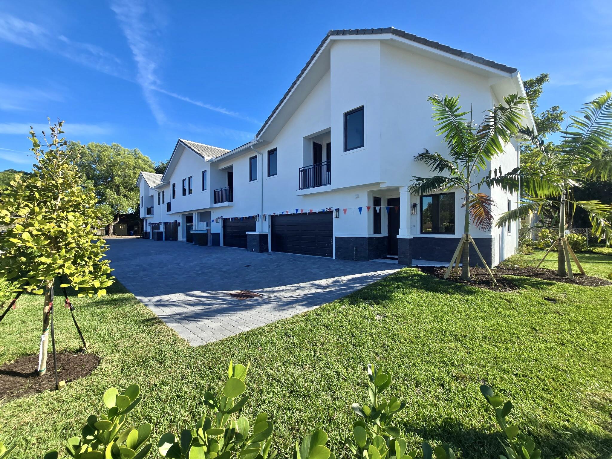 View details of listing 6997 NW 30th Terrace D, Fort Lauderdale, FL 33309 Fort Lauderdale with MLS#