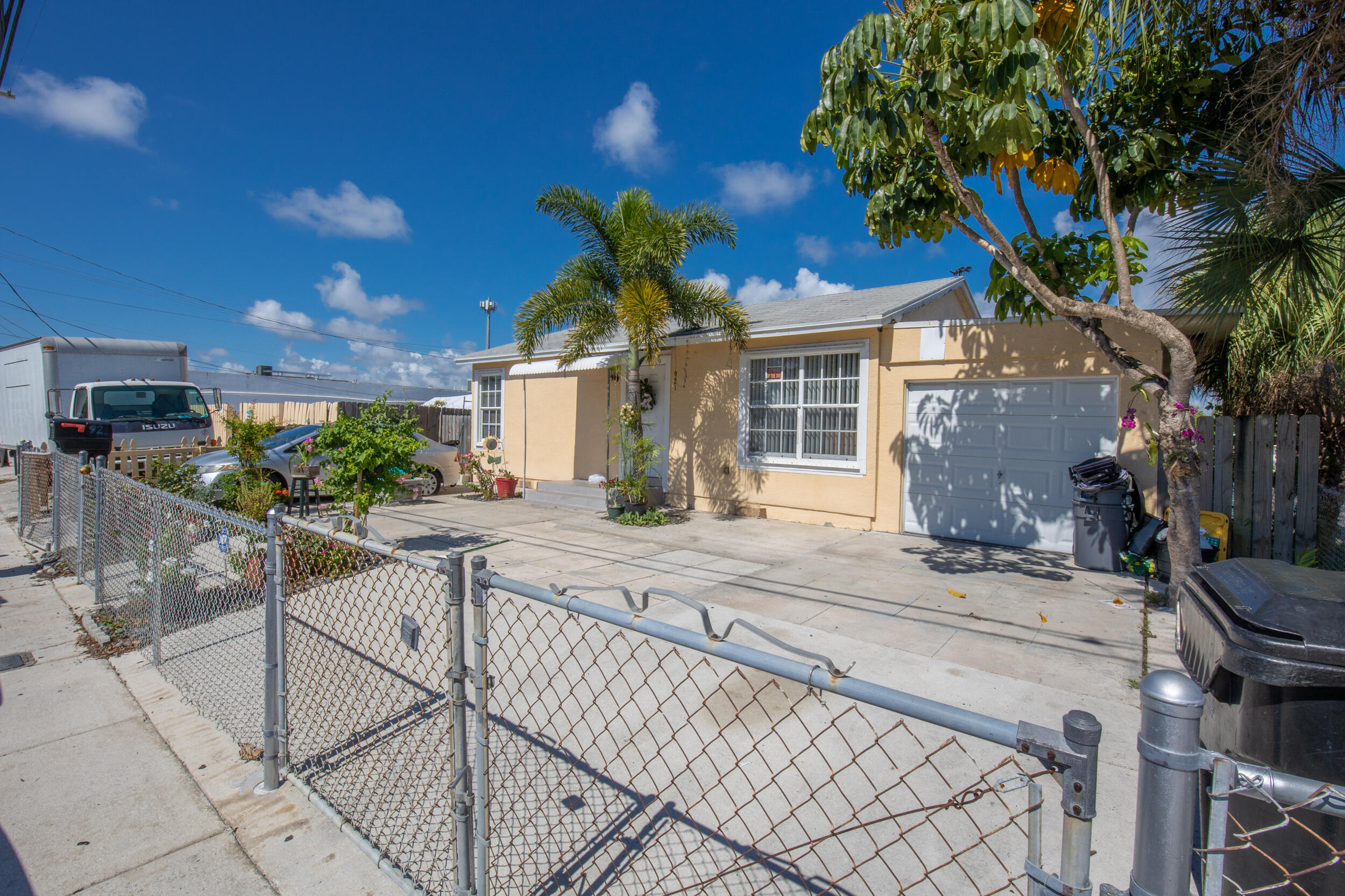 View details of listing 922 S Dixie Street, Lake Worth Beach, FL 33460 Lake Worth Beach with MLS#