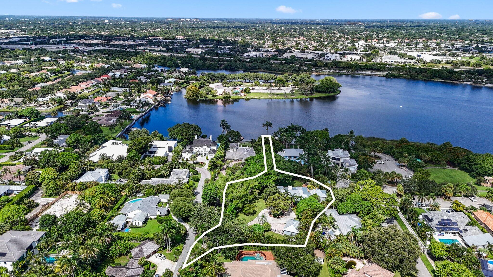 View details of listing 920 Hibiscus Lane, Delray Beach, FL 33444 Delray Beach with MLS#