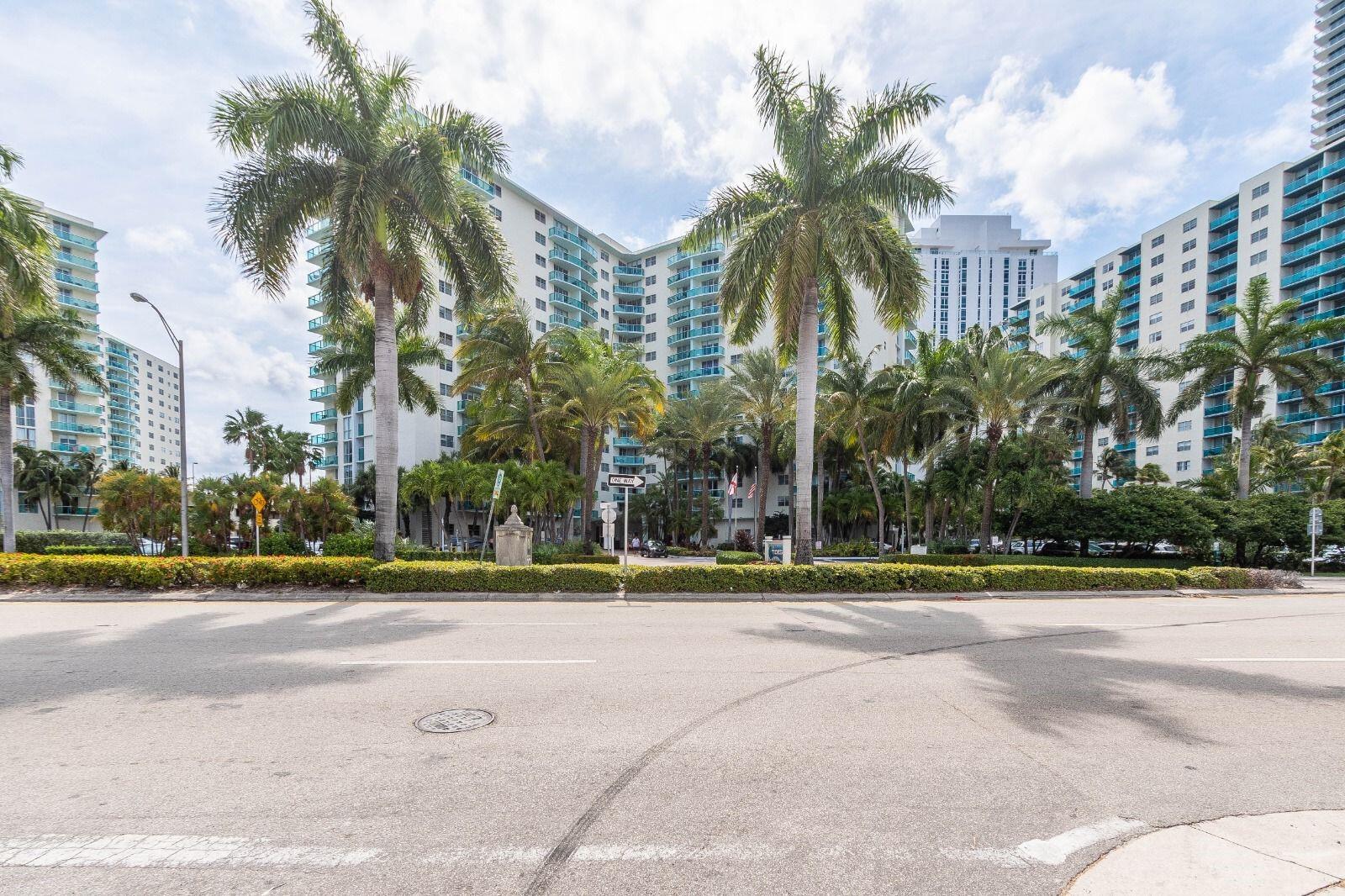 View details of listing 3901 S Ocean Drive 14c, Hollywood, FL 33019 Hollywood with MLS#