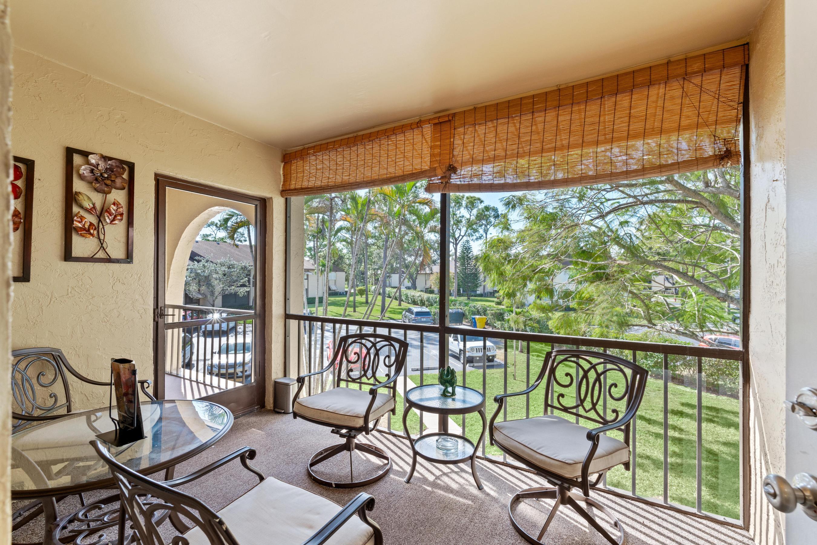 View details of listing 230 Pine Hov Circle A-2, Greenacres, FL 33463 Greenacres with MLS# 