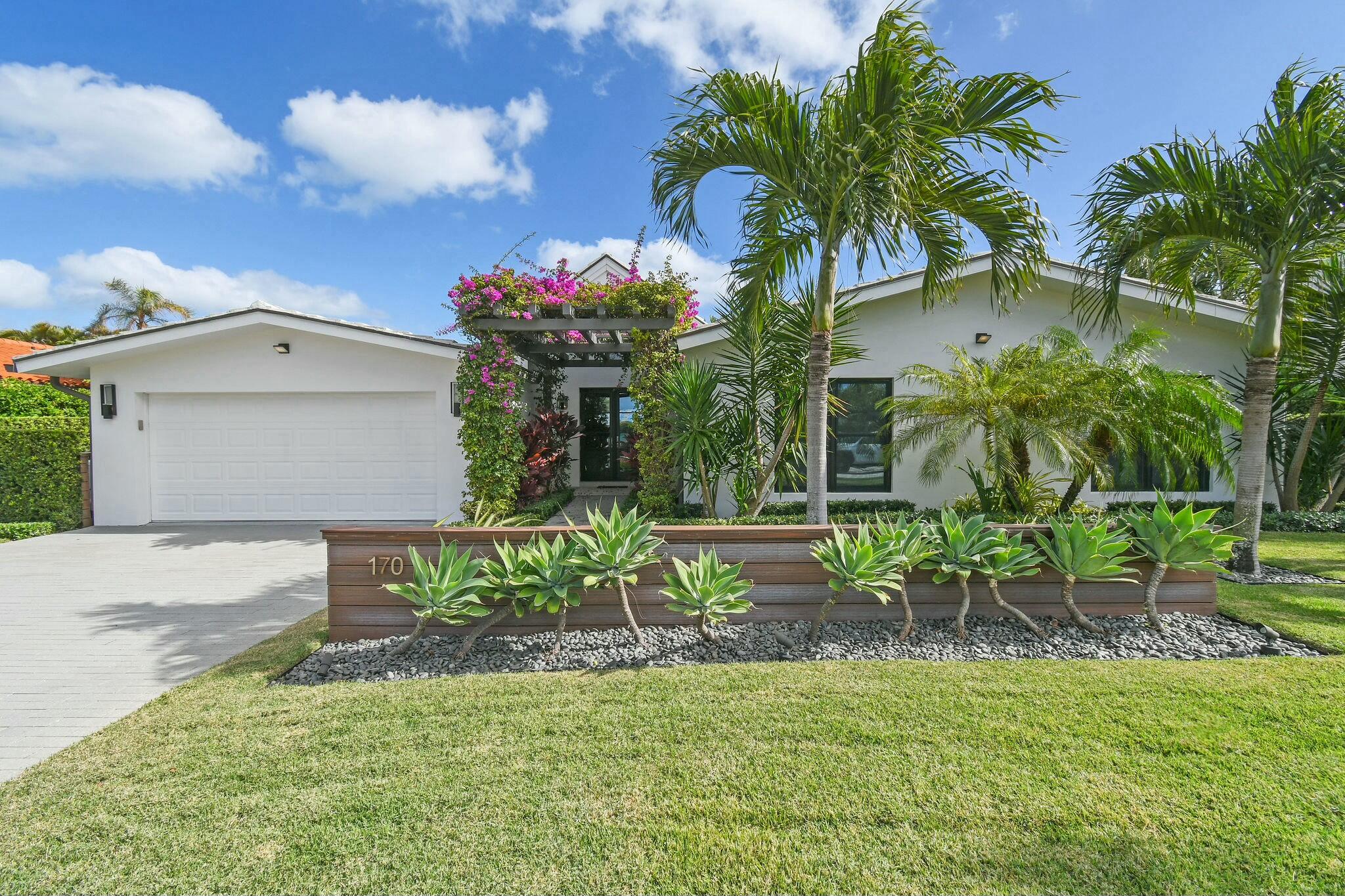 View details of listing 170 Beacon Lane, Jupiter Inlet Colony, FL 33469 Jupiter Inlet Colony with MLS# 