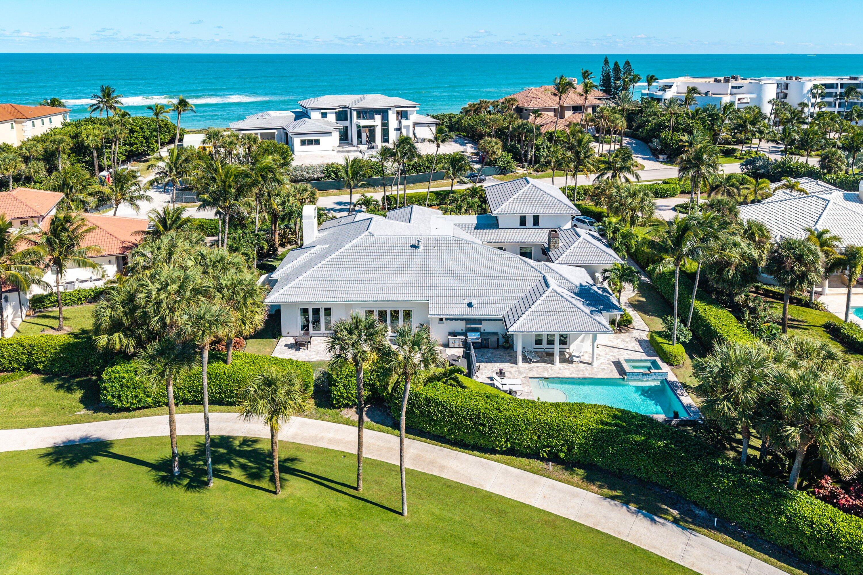 View details of listing 1904 SE Sailfish Point Boulevard, Stuart, FL 34996 Stuart with MLS#