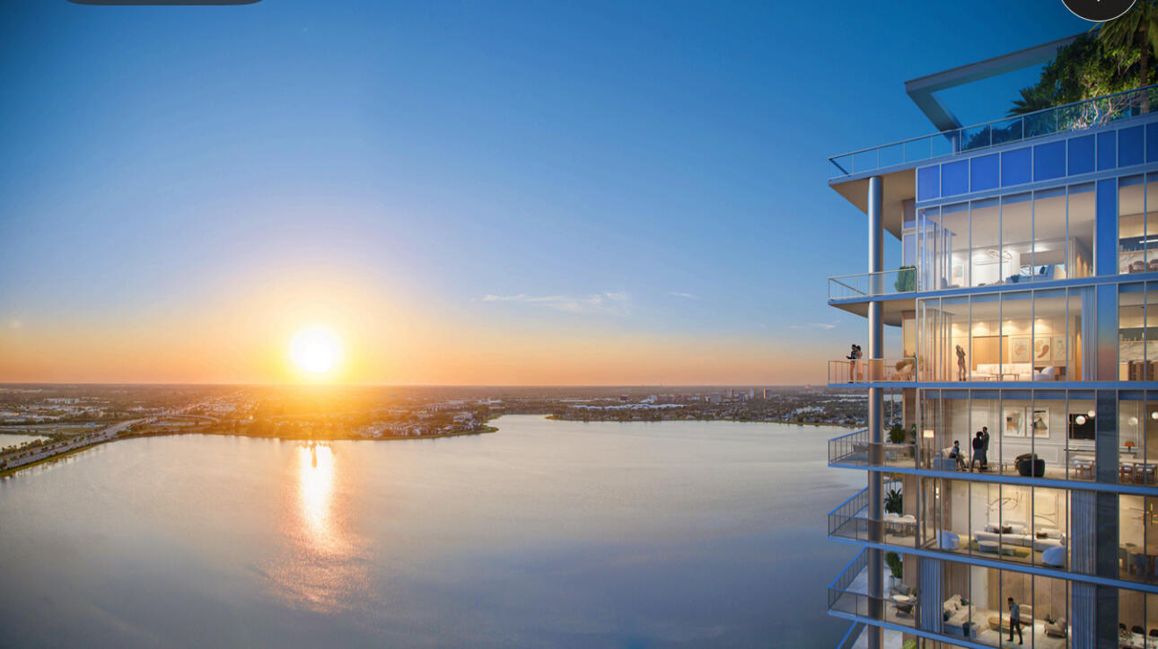 View details of listing 550 S Australian Avenue 04, West Palm Beach, FL 33401 West Palm Beach with MLS# 