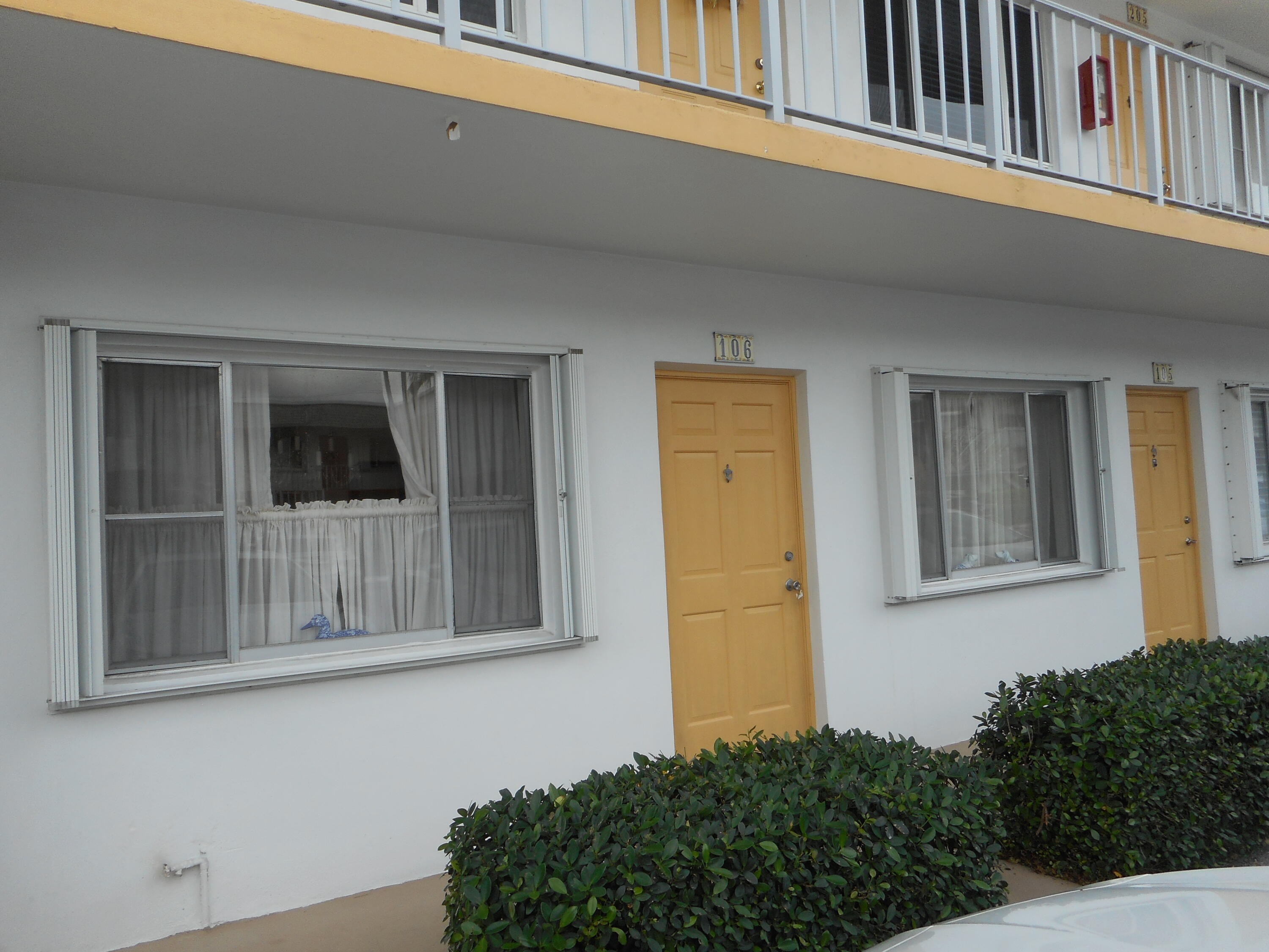 View details of listing 3322 Cynthia Lane 106, Lake Worth Beach, FL 33461 Lake Worth Beach with MLS#